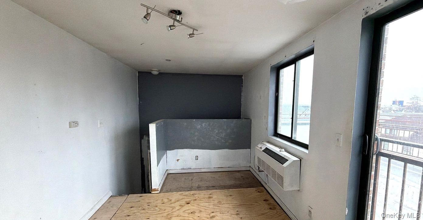 175-28 89th Avenue Unit: C thumbnail 8