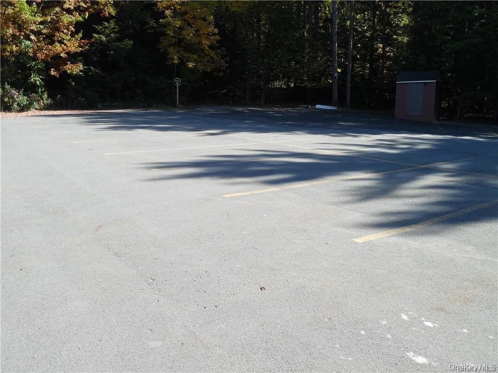 89 Sullivan Avenue thumbnail 3