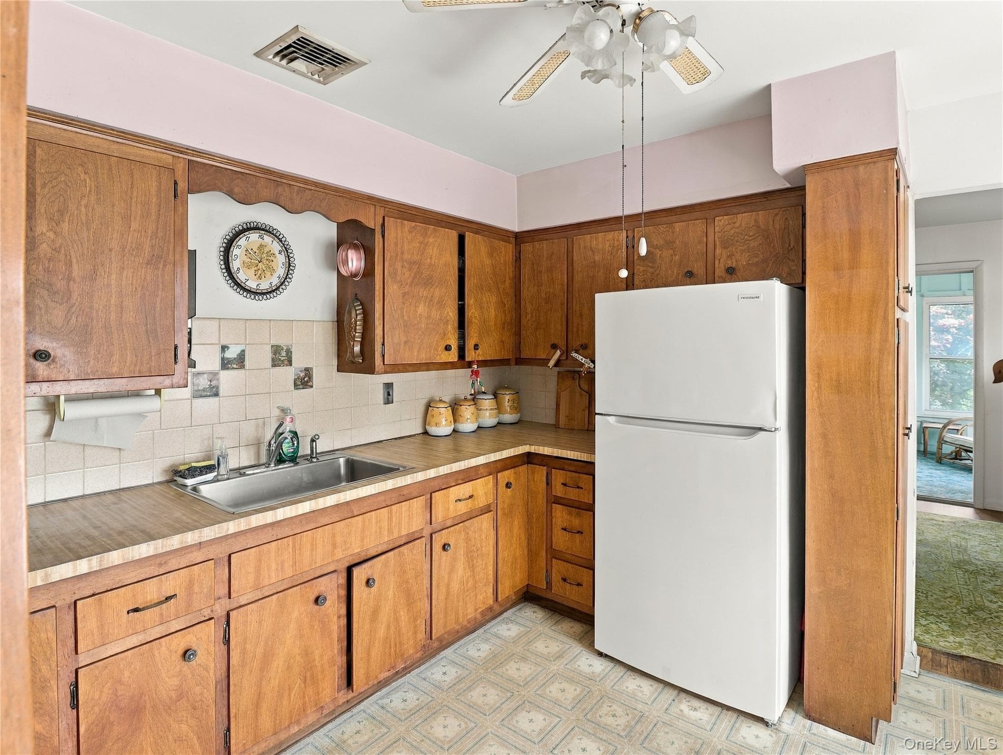 143 S Harrison Avenue thumbnail 18