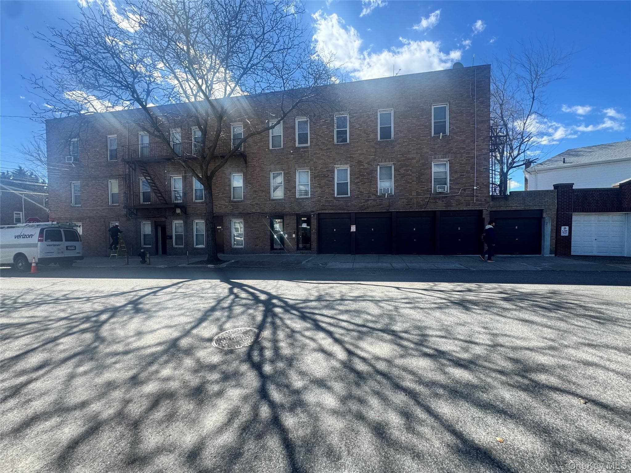 2897 Dudley Avenue thumbnail 2