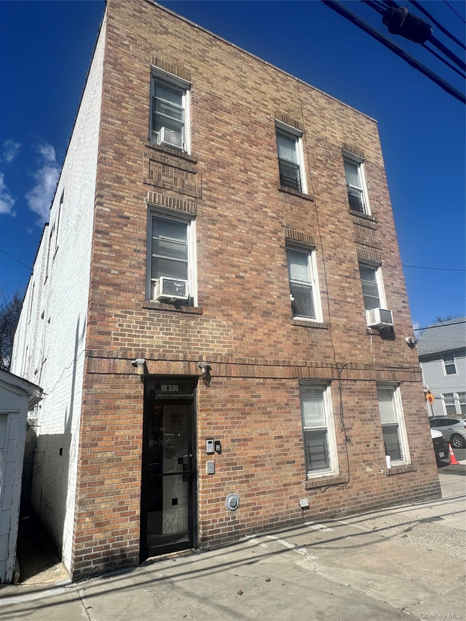 2897 Dudley Avenue thumbnail 4