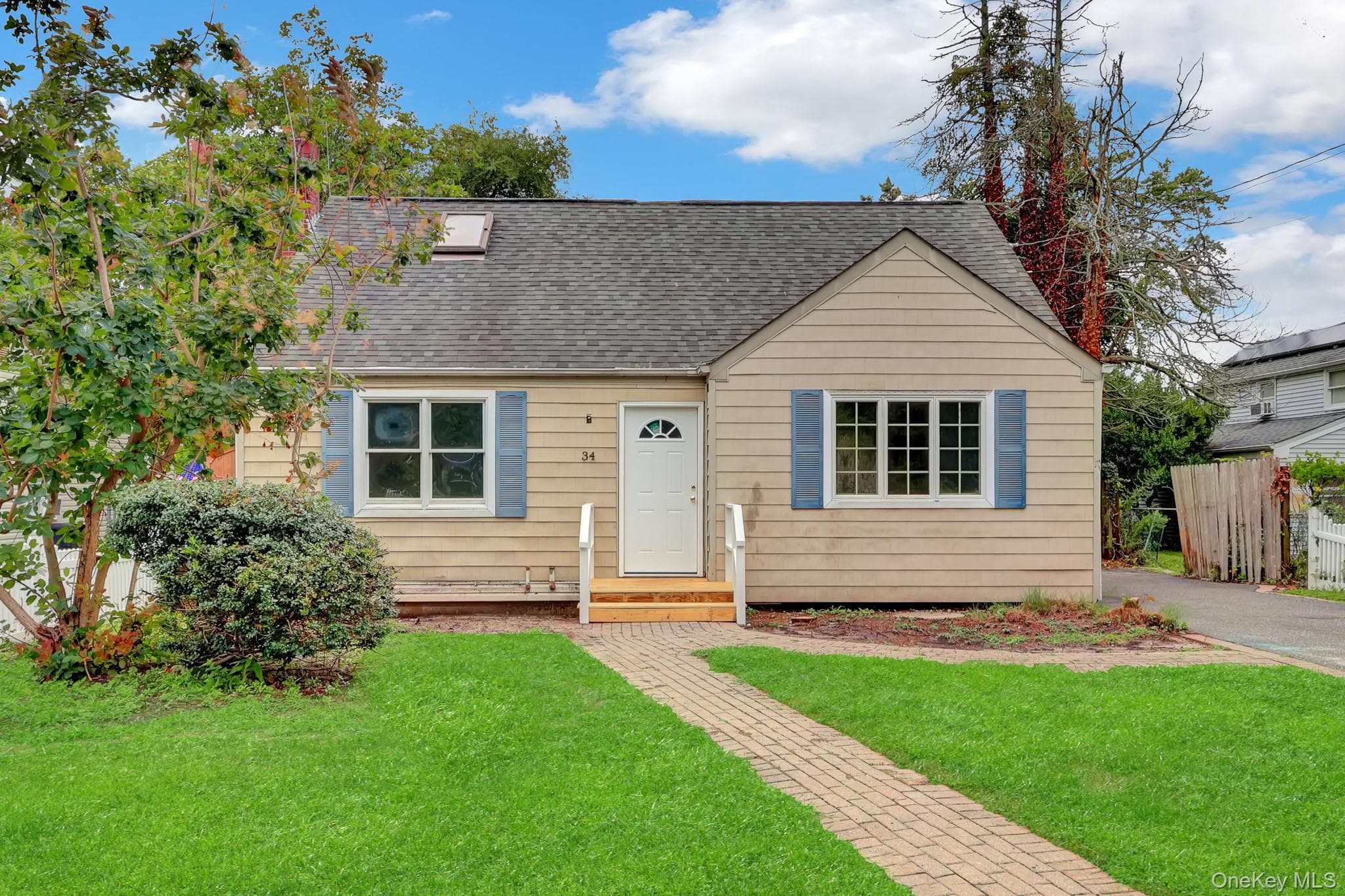 34 Thorburn Avenue, Patchogue