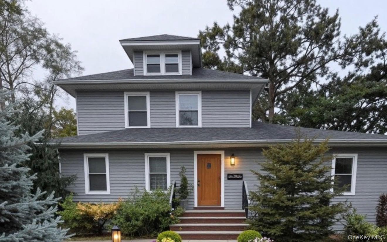116 Carleton Avenue photo 1