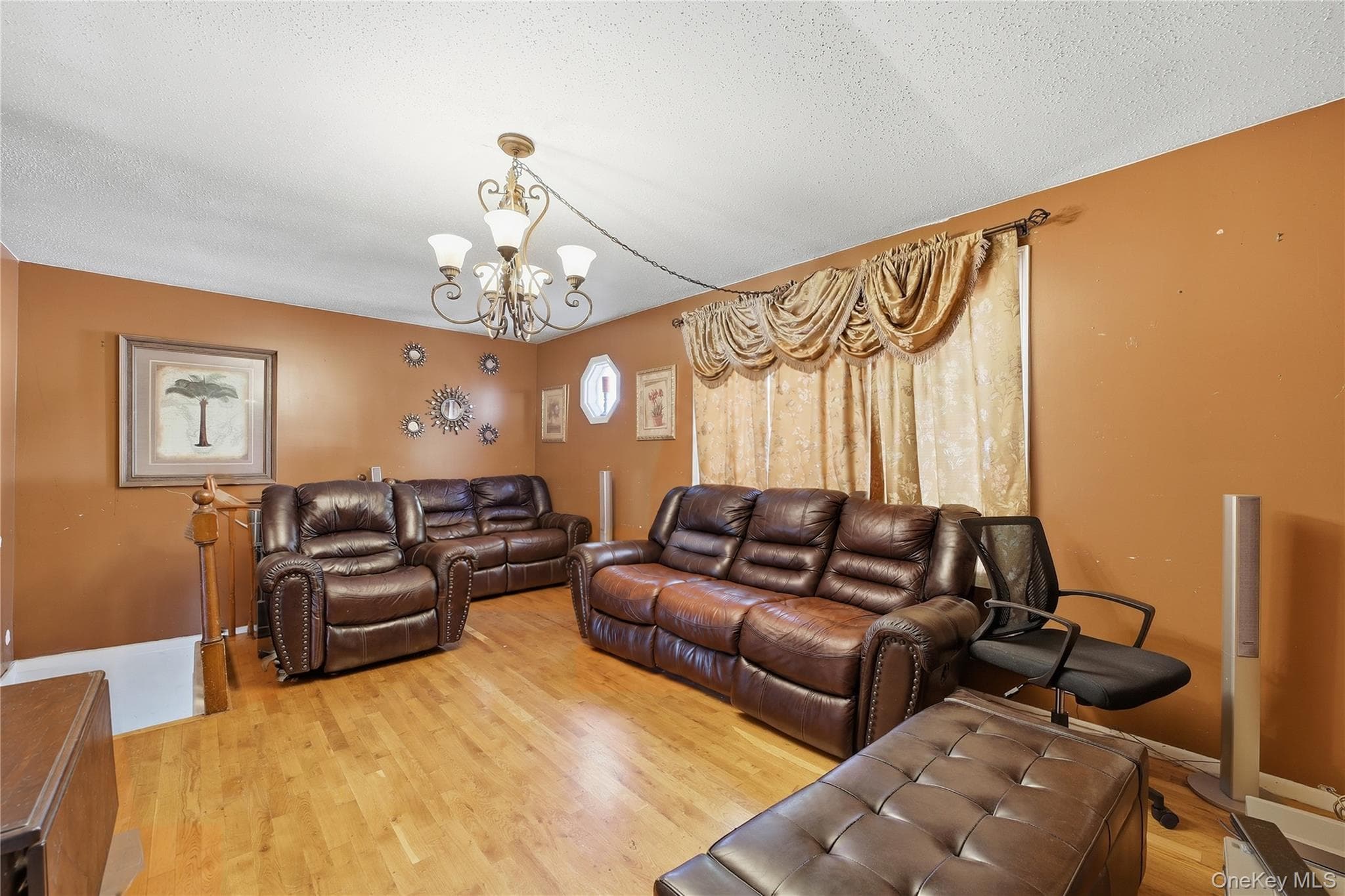 2064 Cicero Avenue thumbnail 6