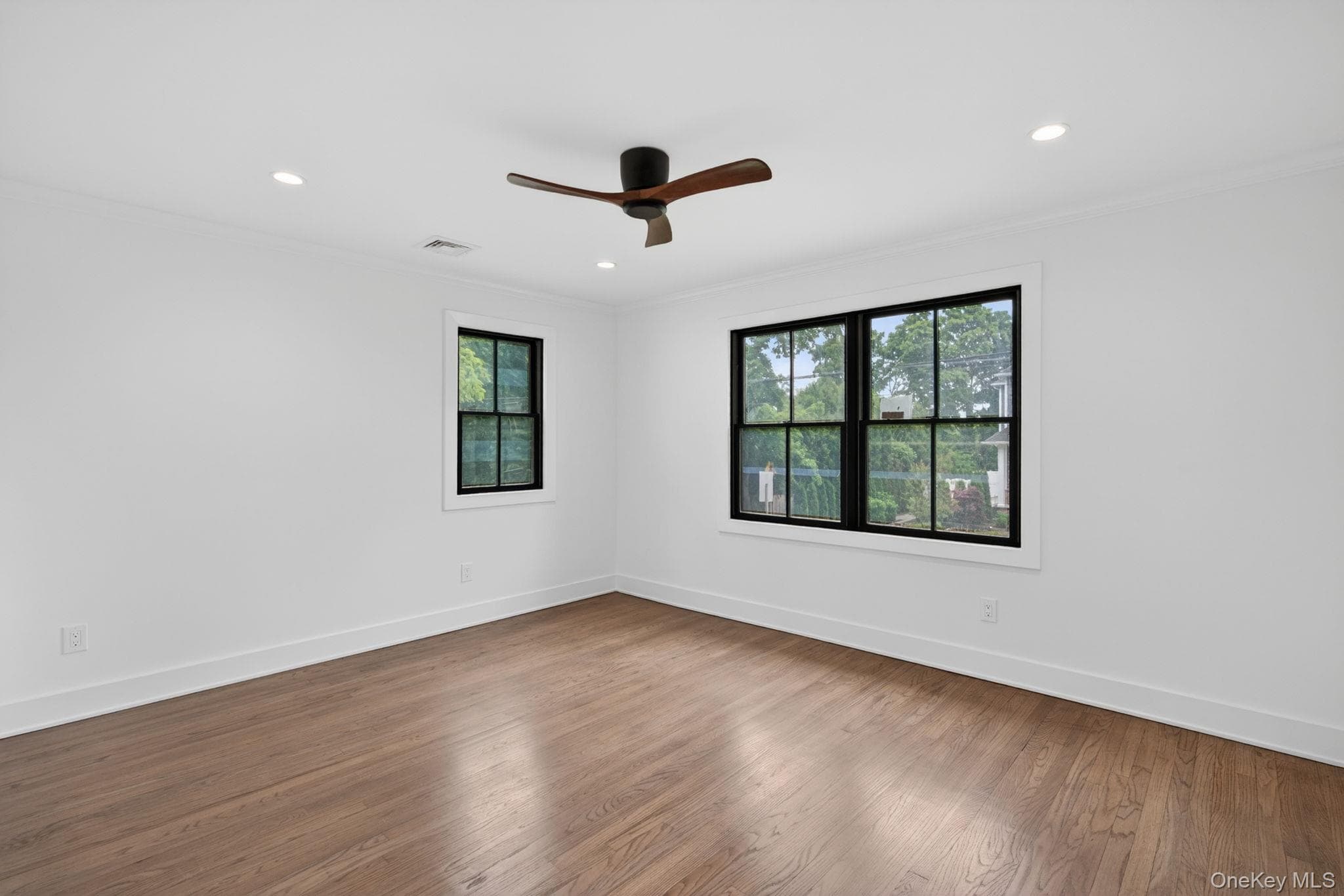 85 Kenneth Avenue thumbnail 15
