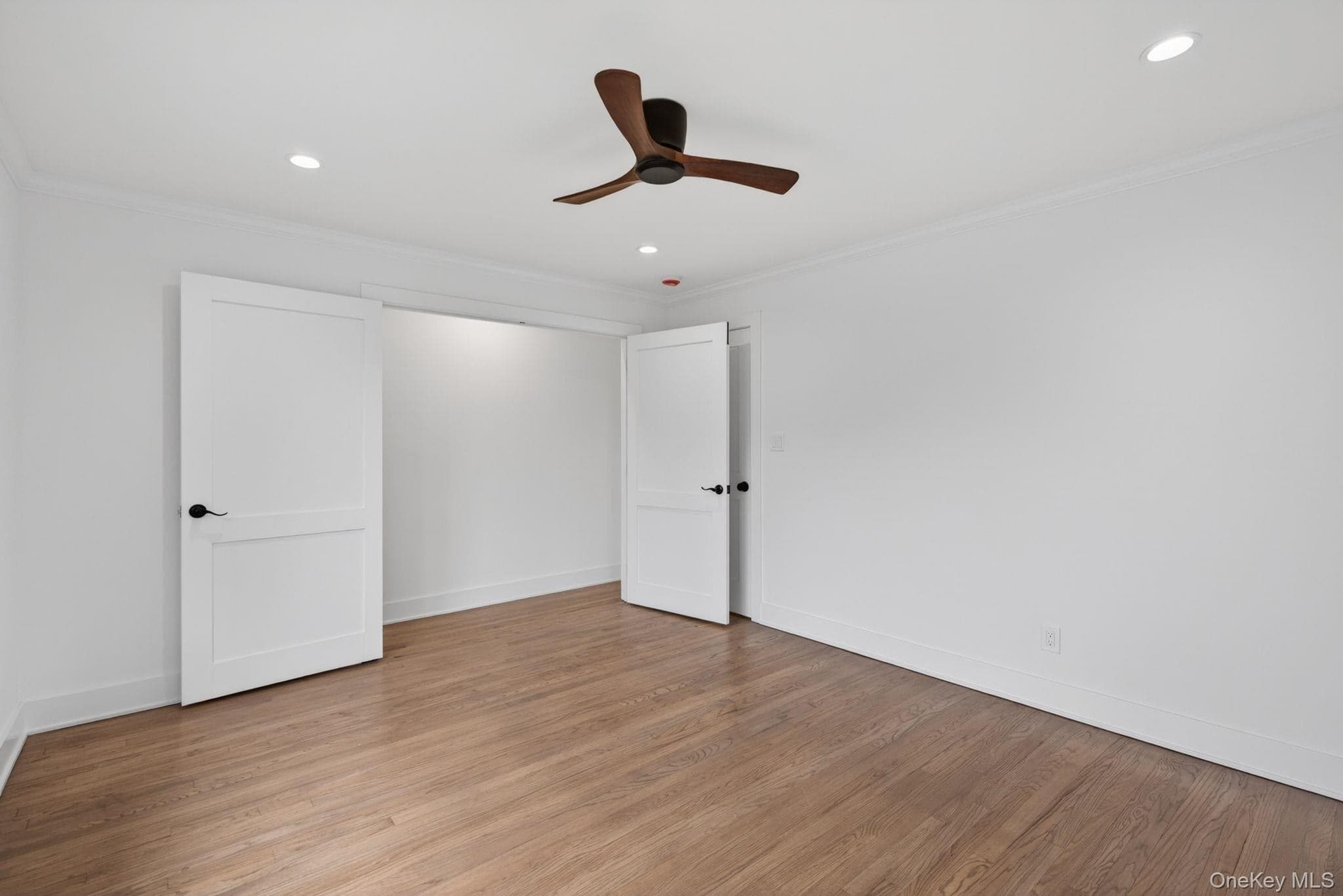 85 Kenneth Avenue thumbnail 17