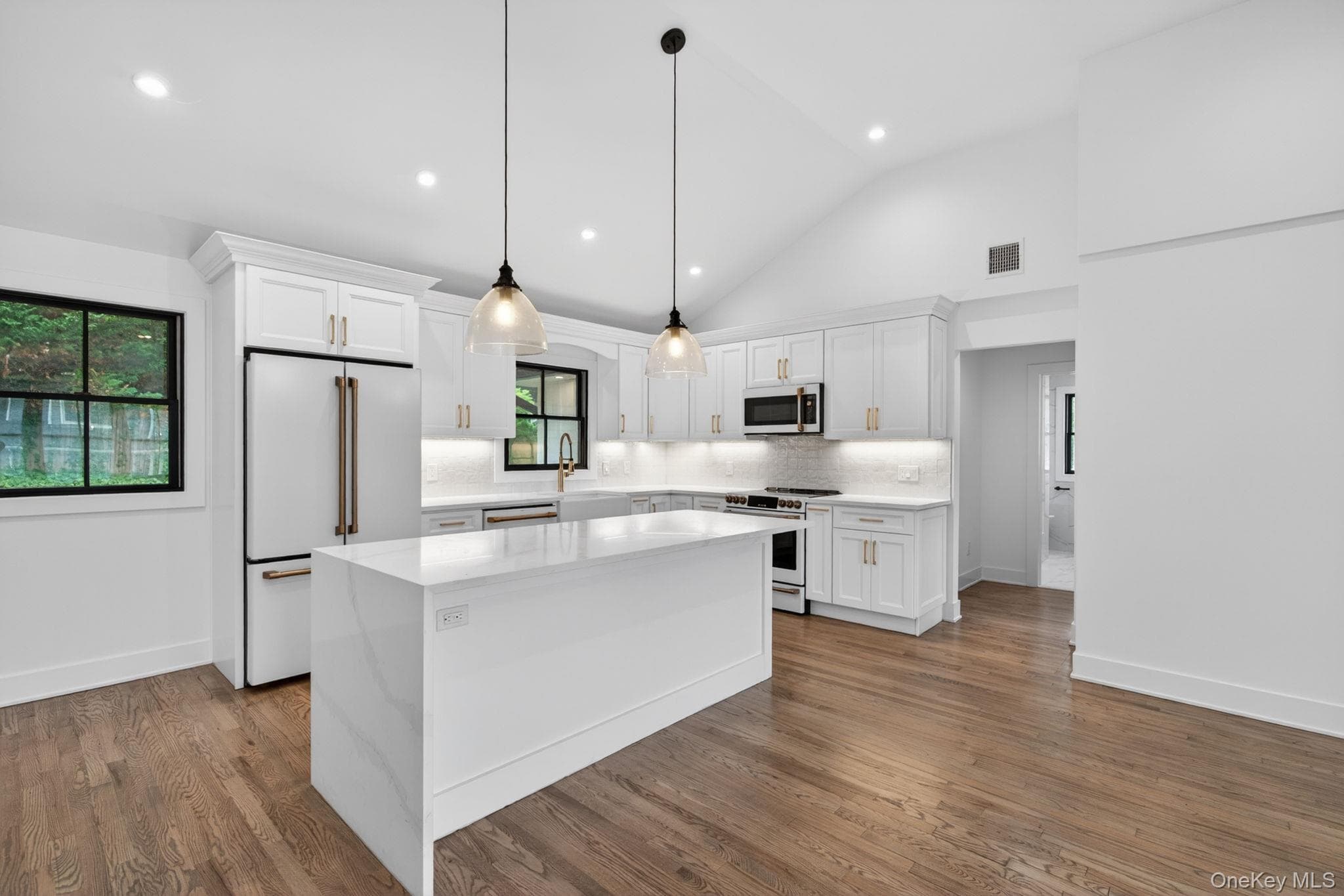 85 Kenneth Avenue thumbnail 13