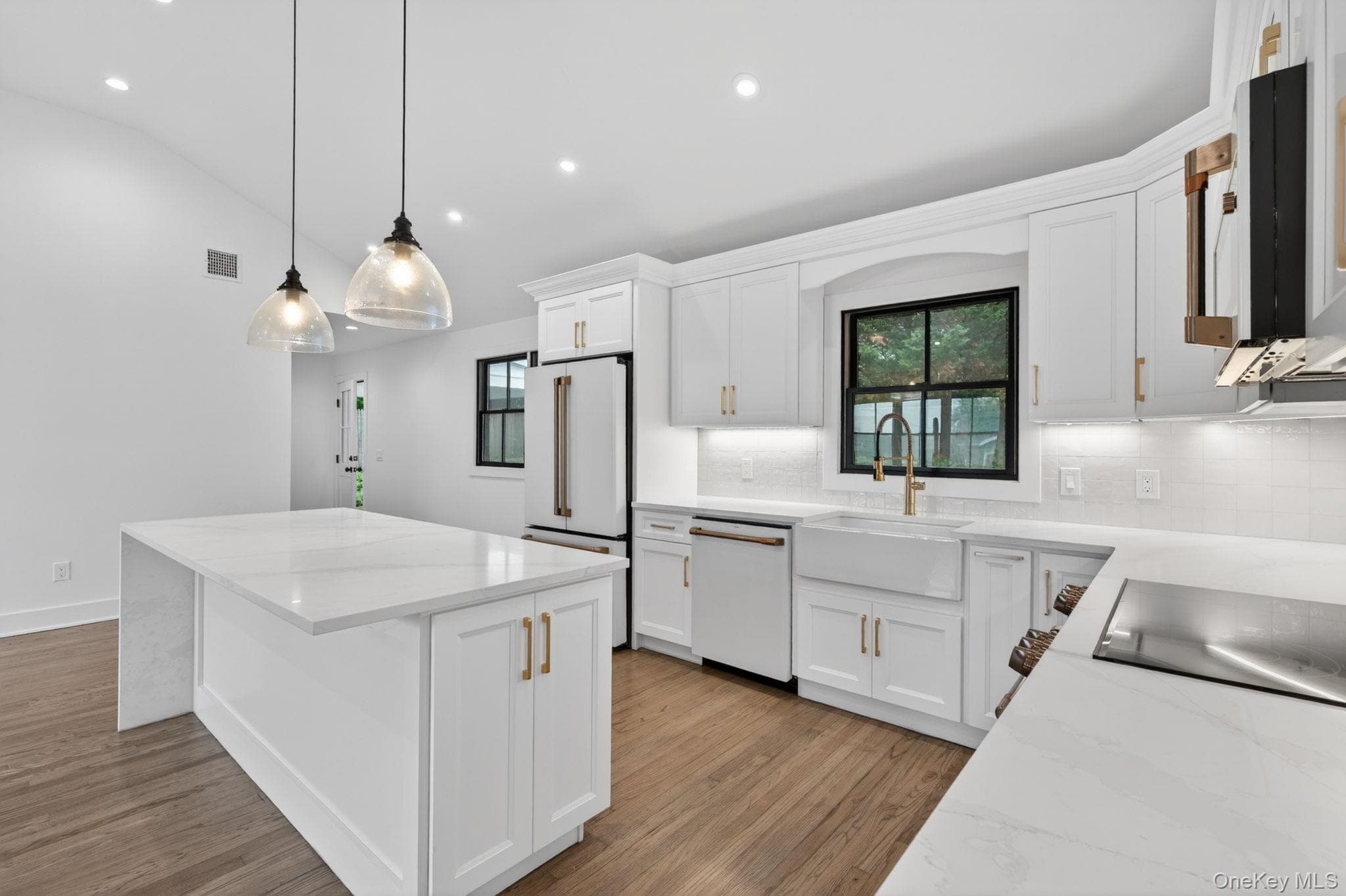 85 Kenneth Avenue thumbnail 14