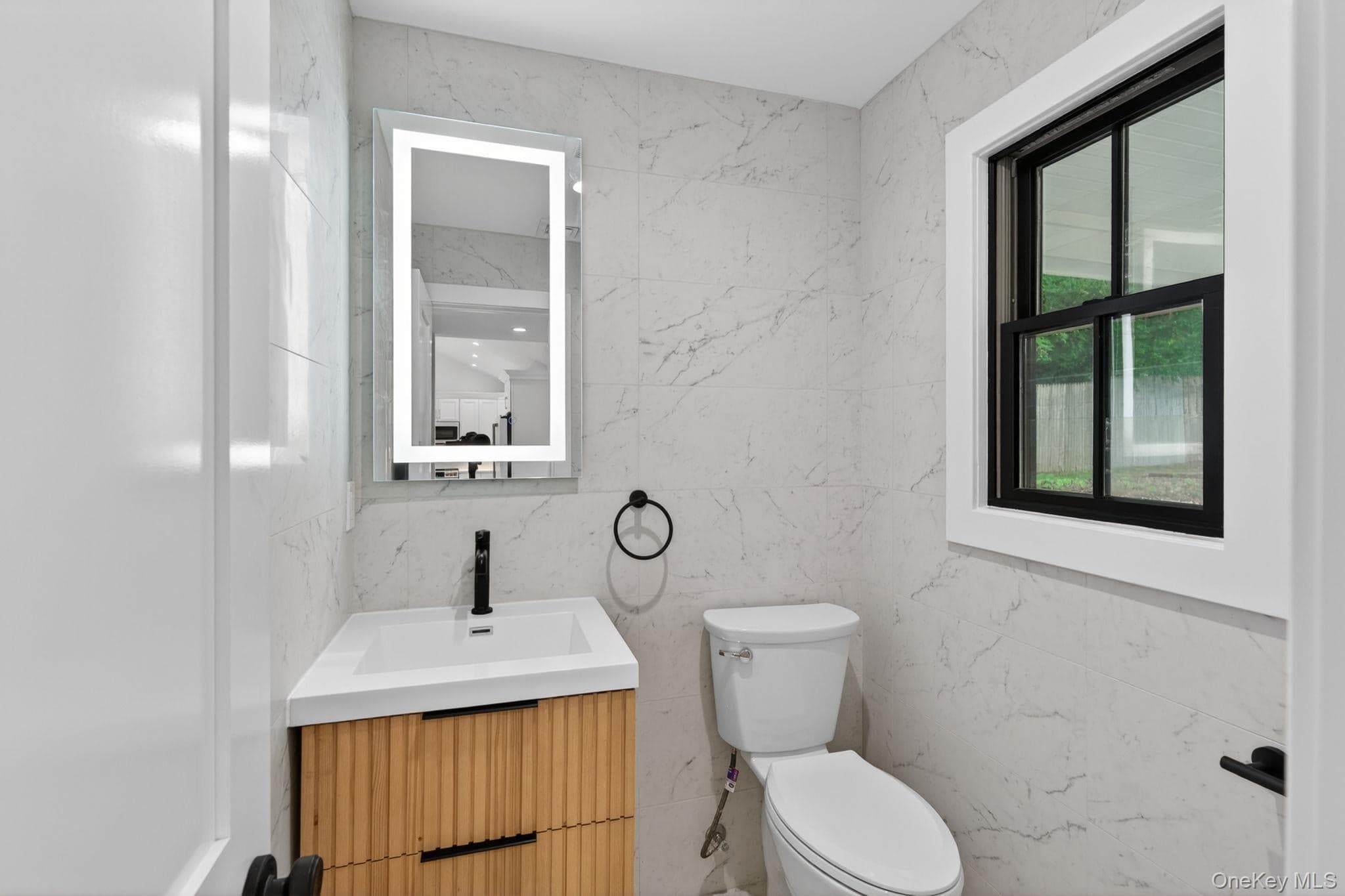 85 Kenneth Avenue thumbnail 22