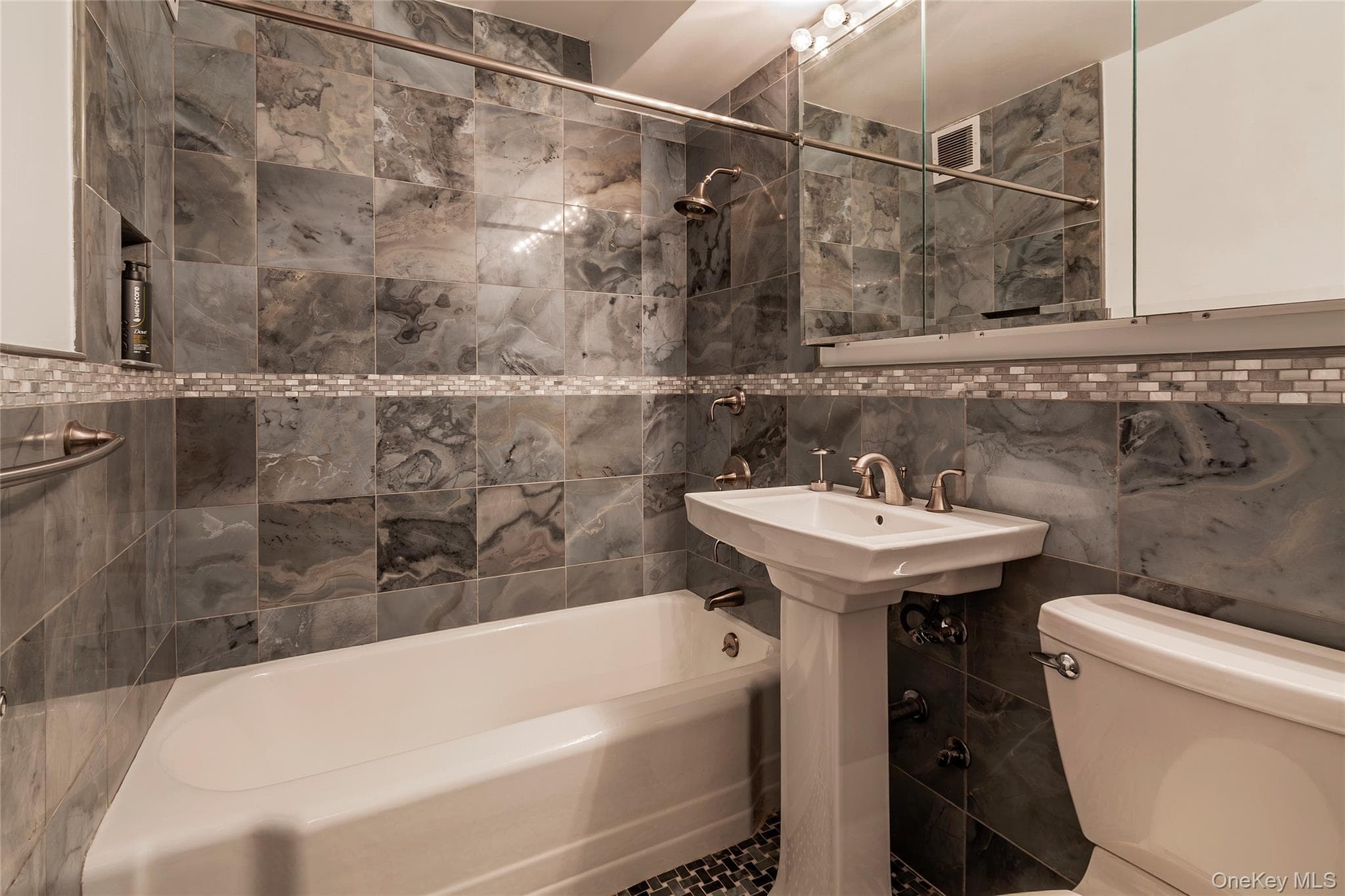 3935 Blackstone Avenue Unit: 8B thumbnail 10