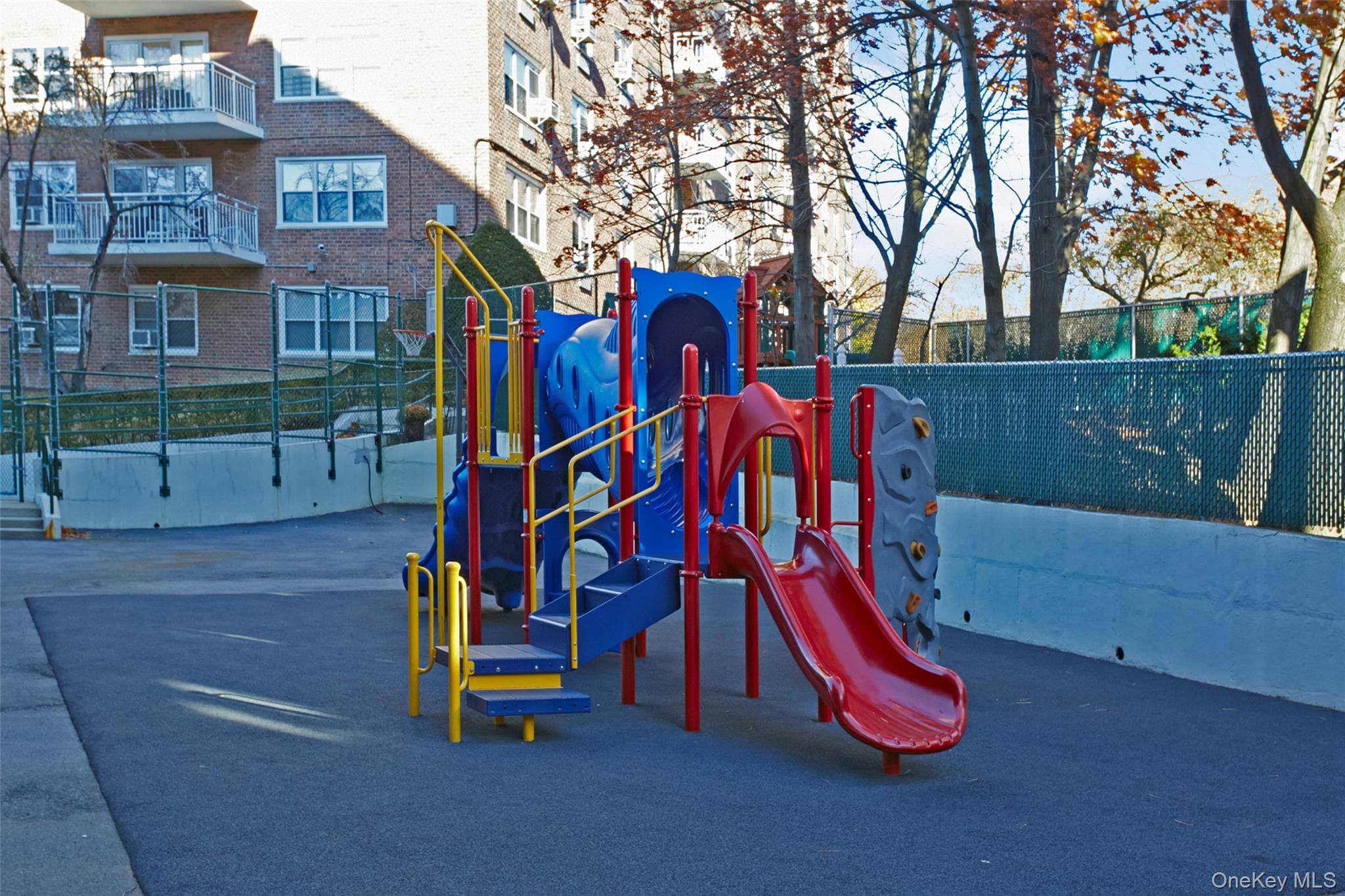 3935 Blackstone Avenue Unit: 8B thumbnail 16