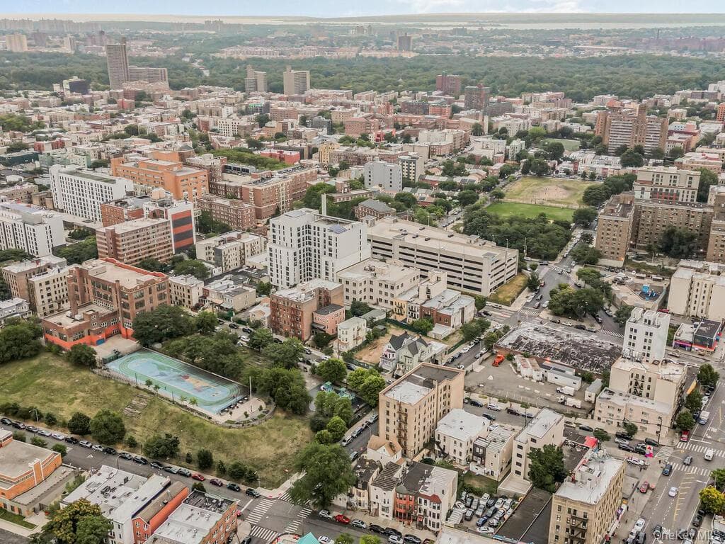 2106 Washington Avenue thumbnail 7