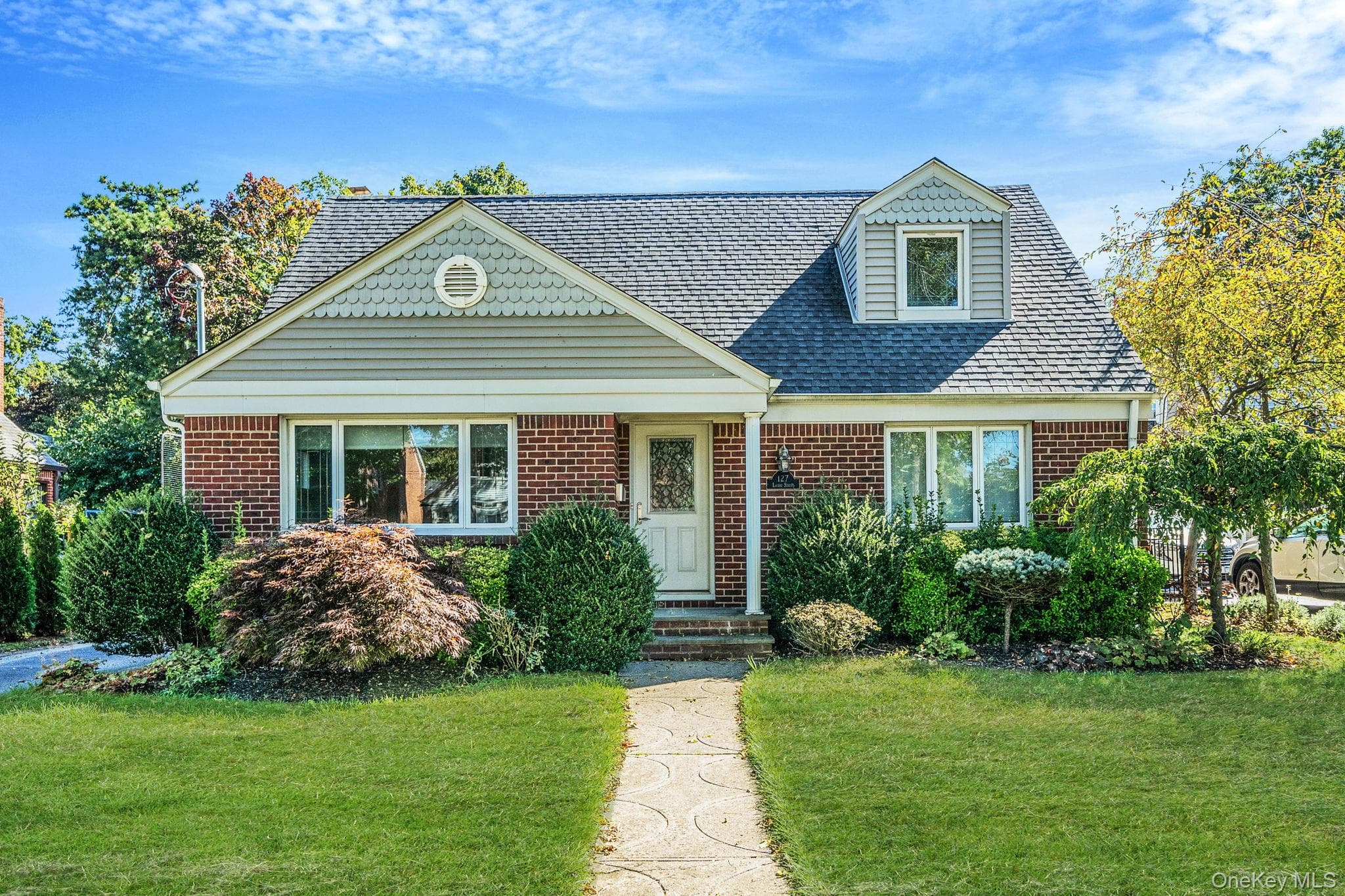 127 Locust Street, Floral Park