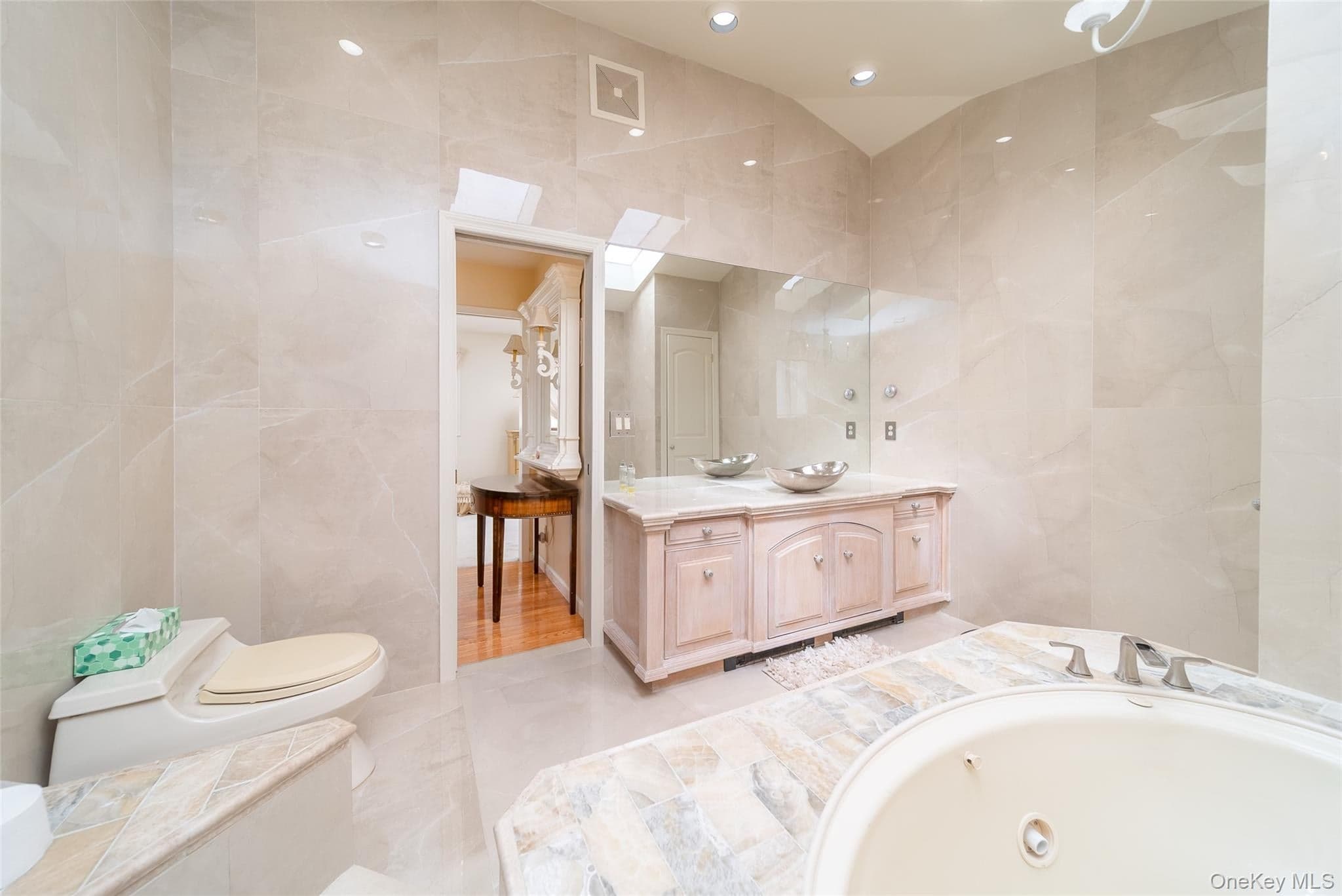 145-67 5th Avenue thumbnail 8