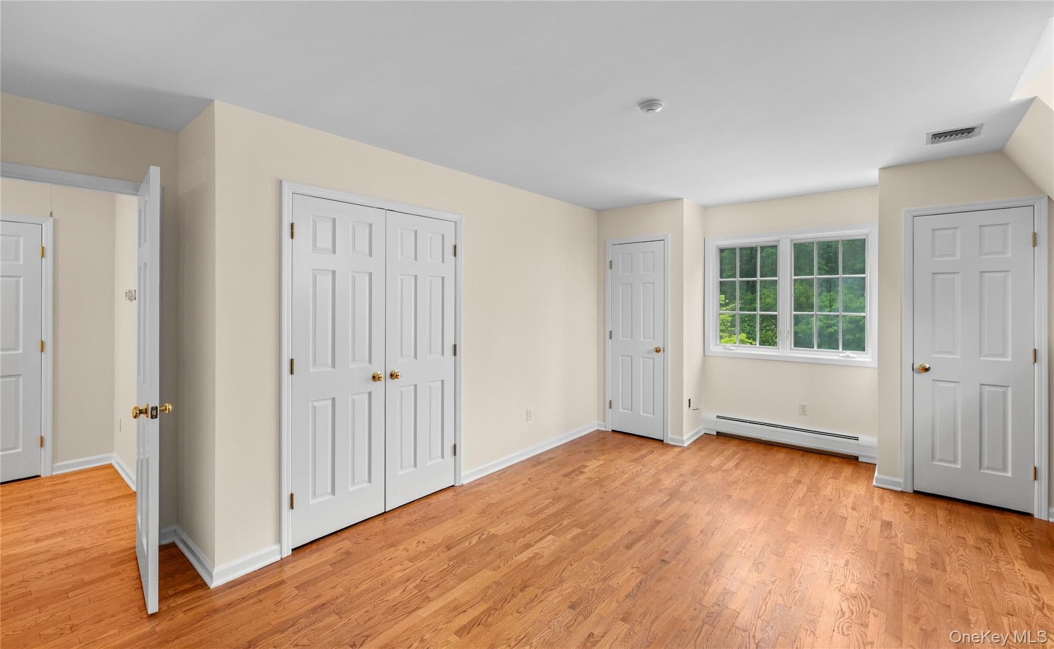 102 Birchwood Avenue thumbnail 29