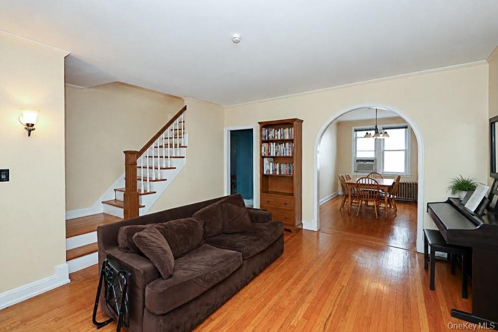25-30 36th Avenue thumbnail 5