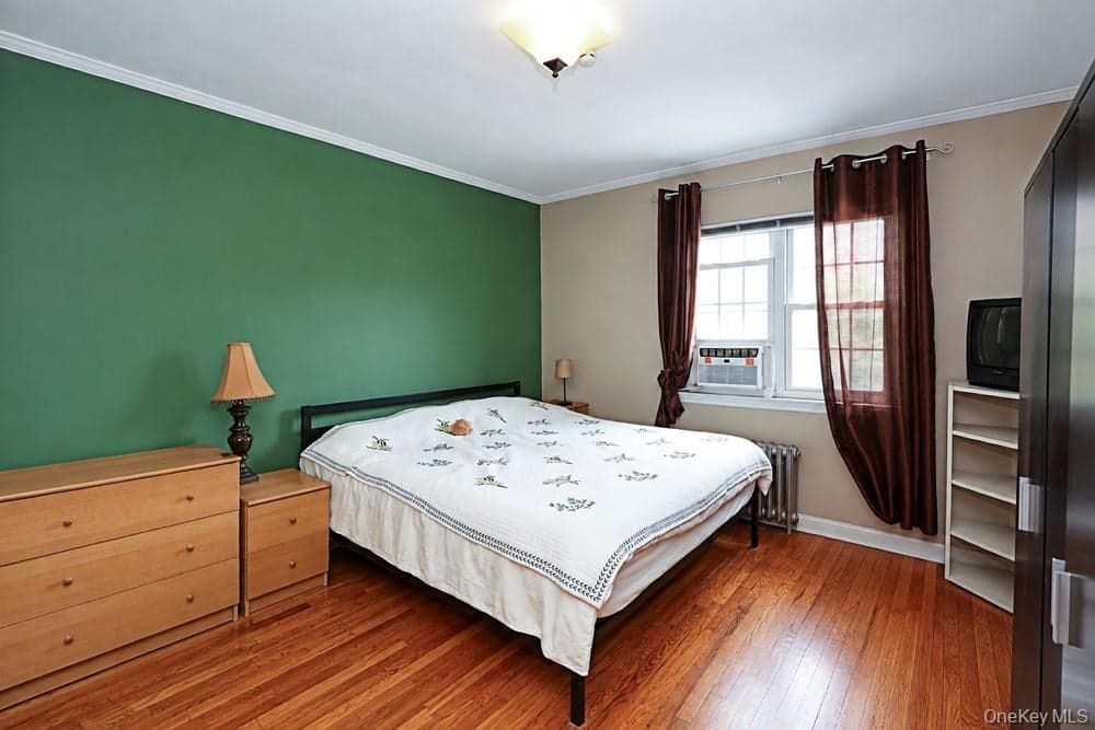 25-30 36th Avenue thumbnail 14