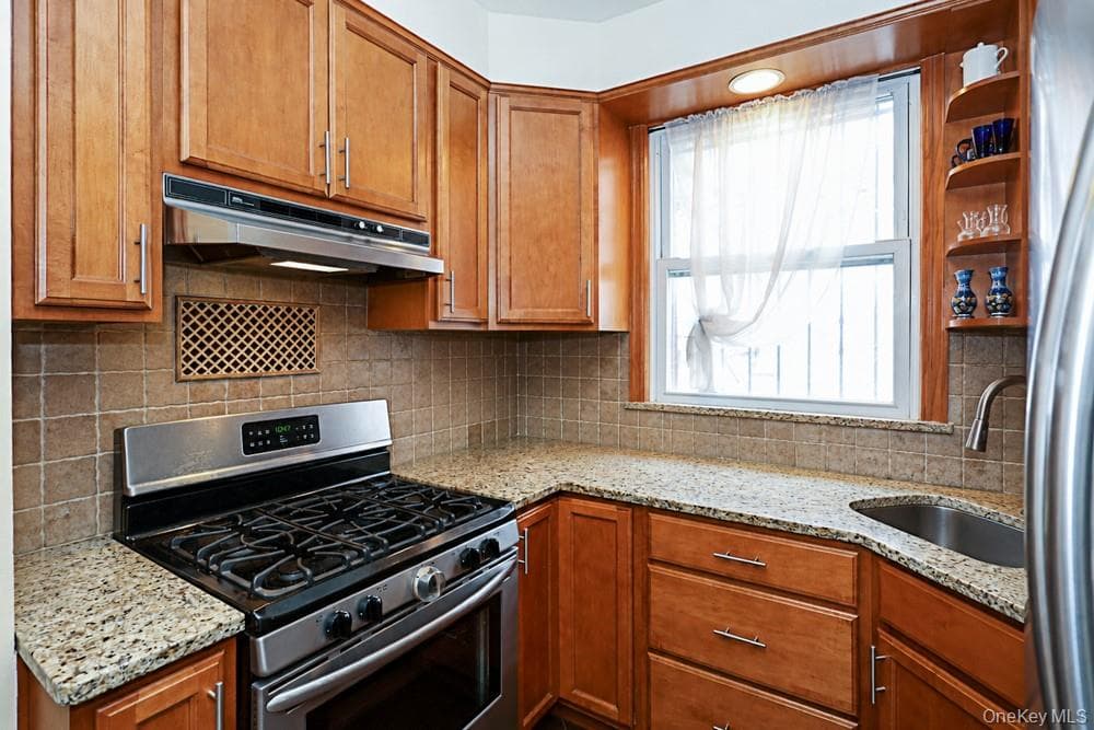 25-30 36th Avenue thumbnail 12