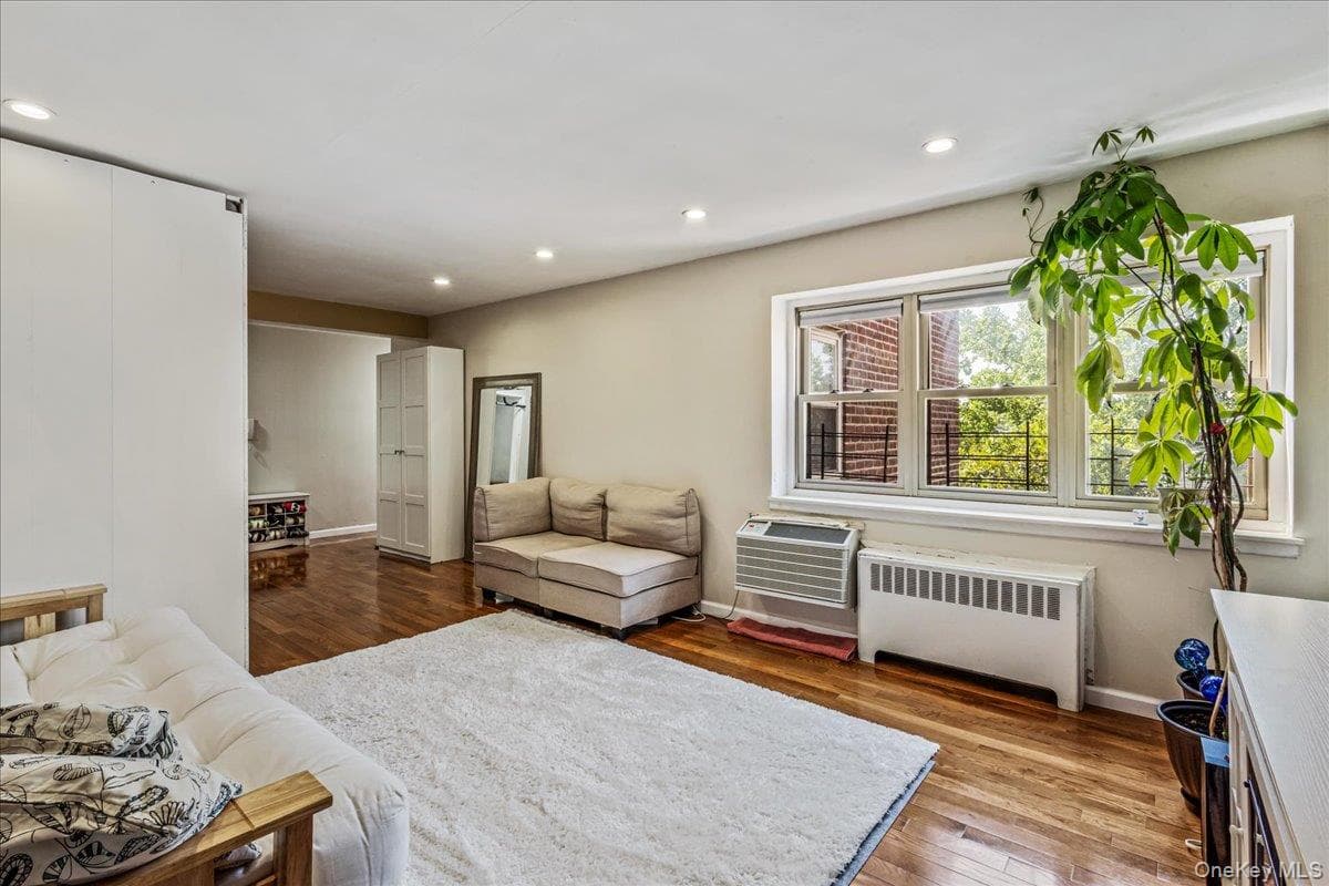 144-55 Melbourne Avenue Unit: 6E thumbnail 8