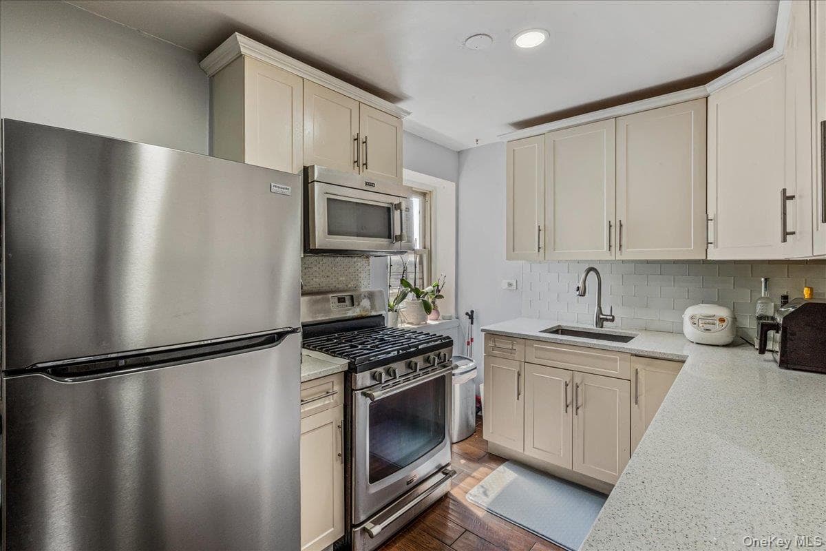 144-55 Melbourne Avenue Unit: 6E thumbnail 17