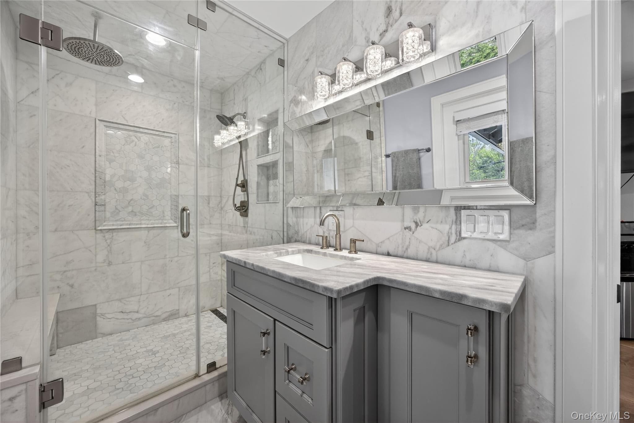 109 W Park Avenue thumbnail 32