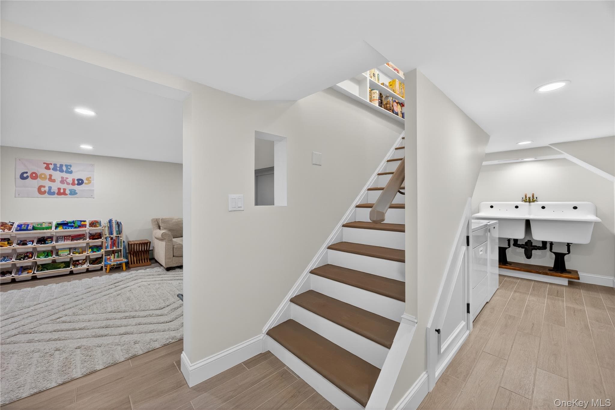 109 W Park Avenue thumbnail 34