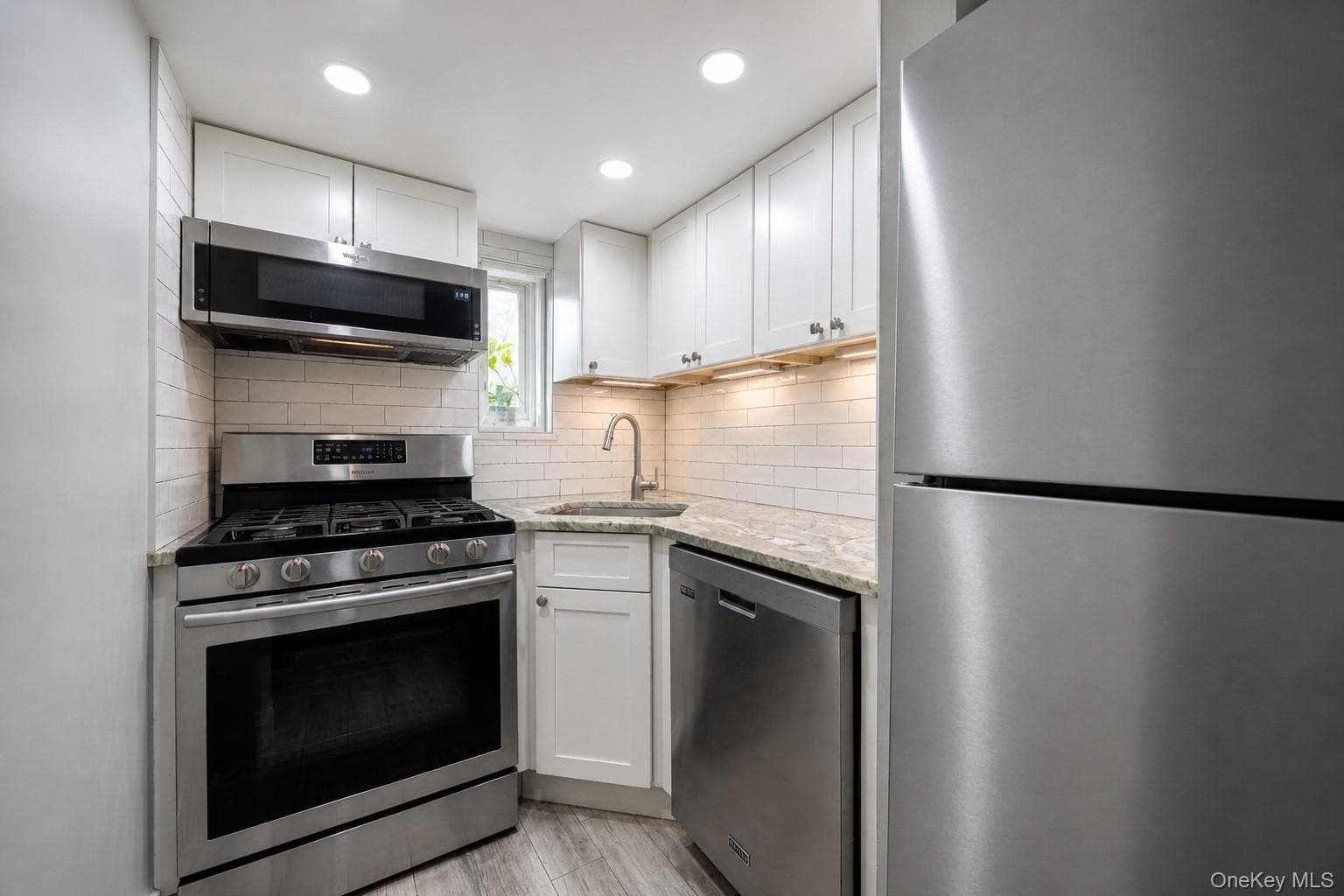 109 W Park Avenue thumbnail 44