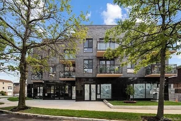 21410 15th Avenue Unit: 2F, Bayside