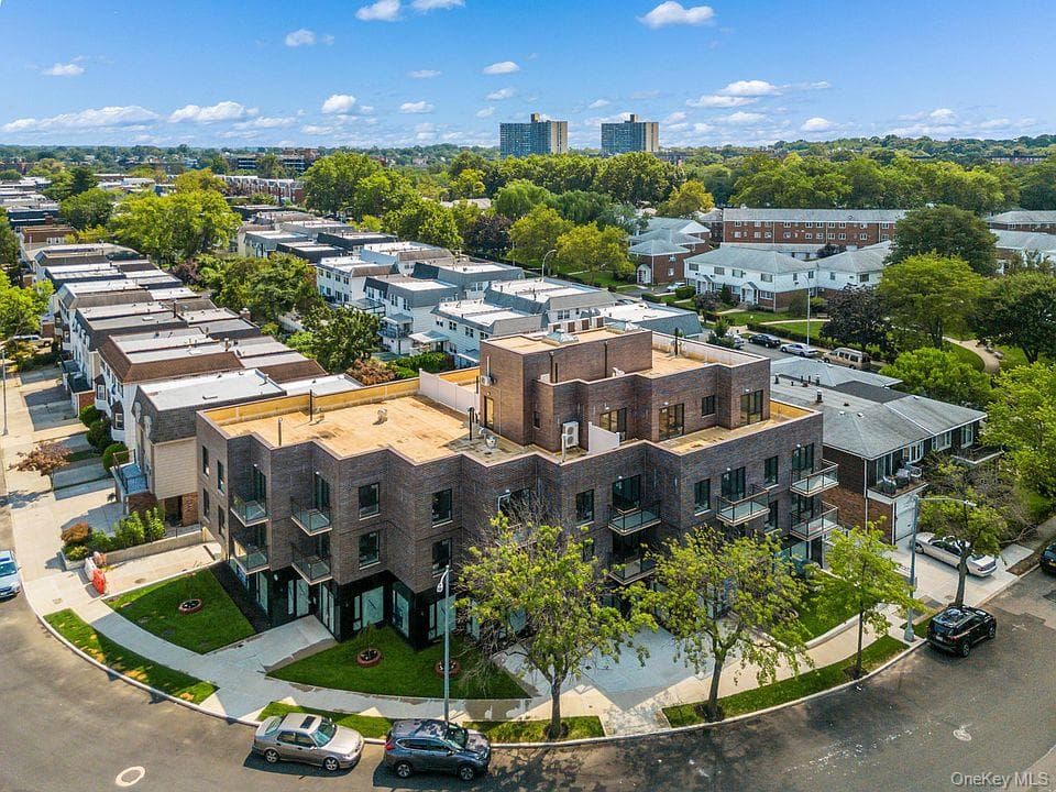 21410 15th Avenue Unit: 2F thumbnail 2