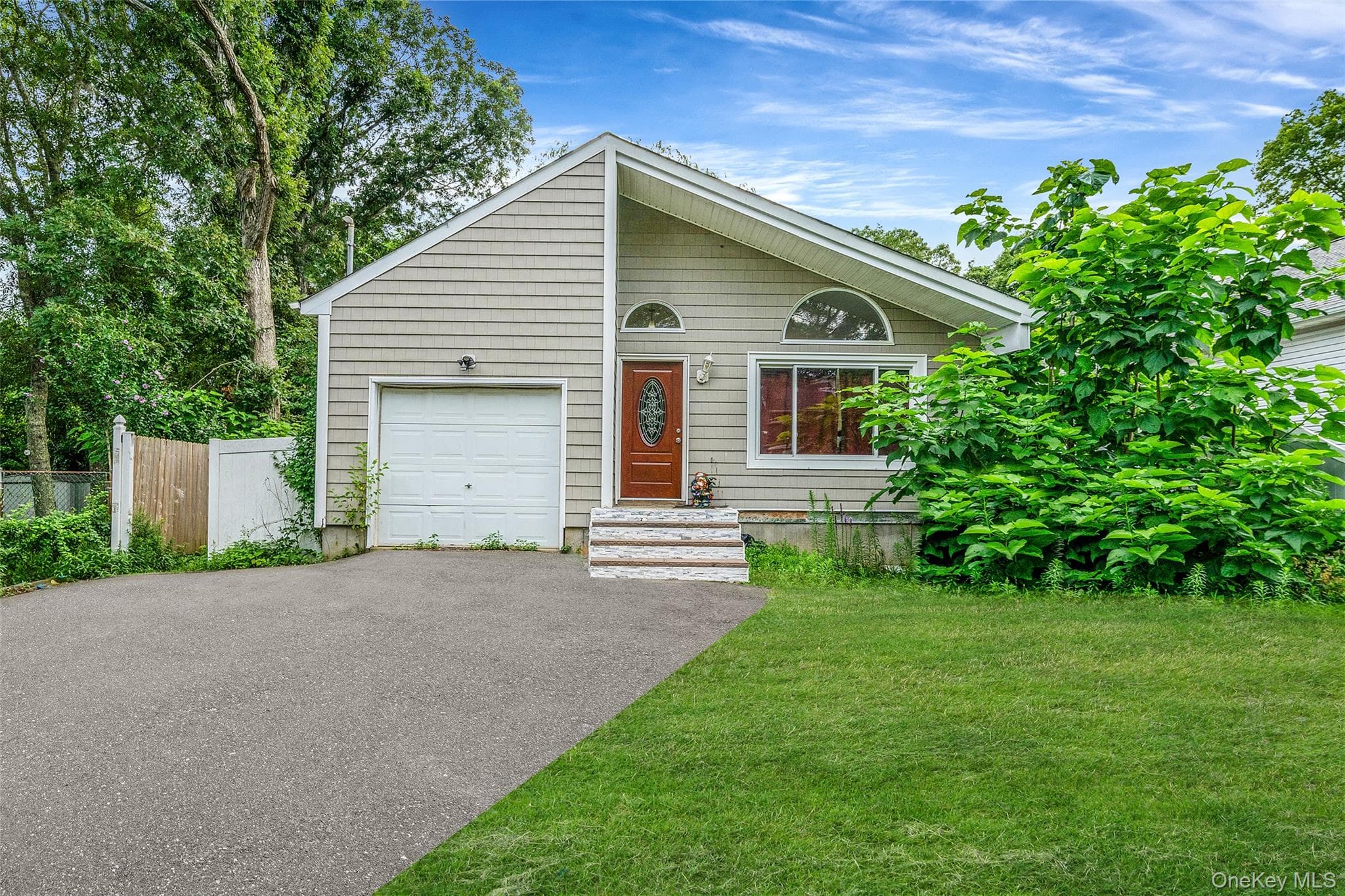 413 Glen Drive photo 1