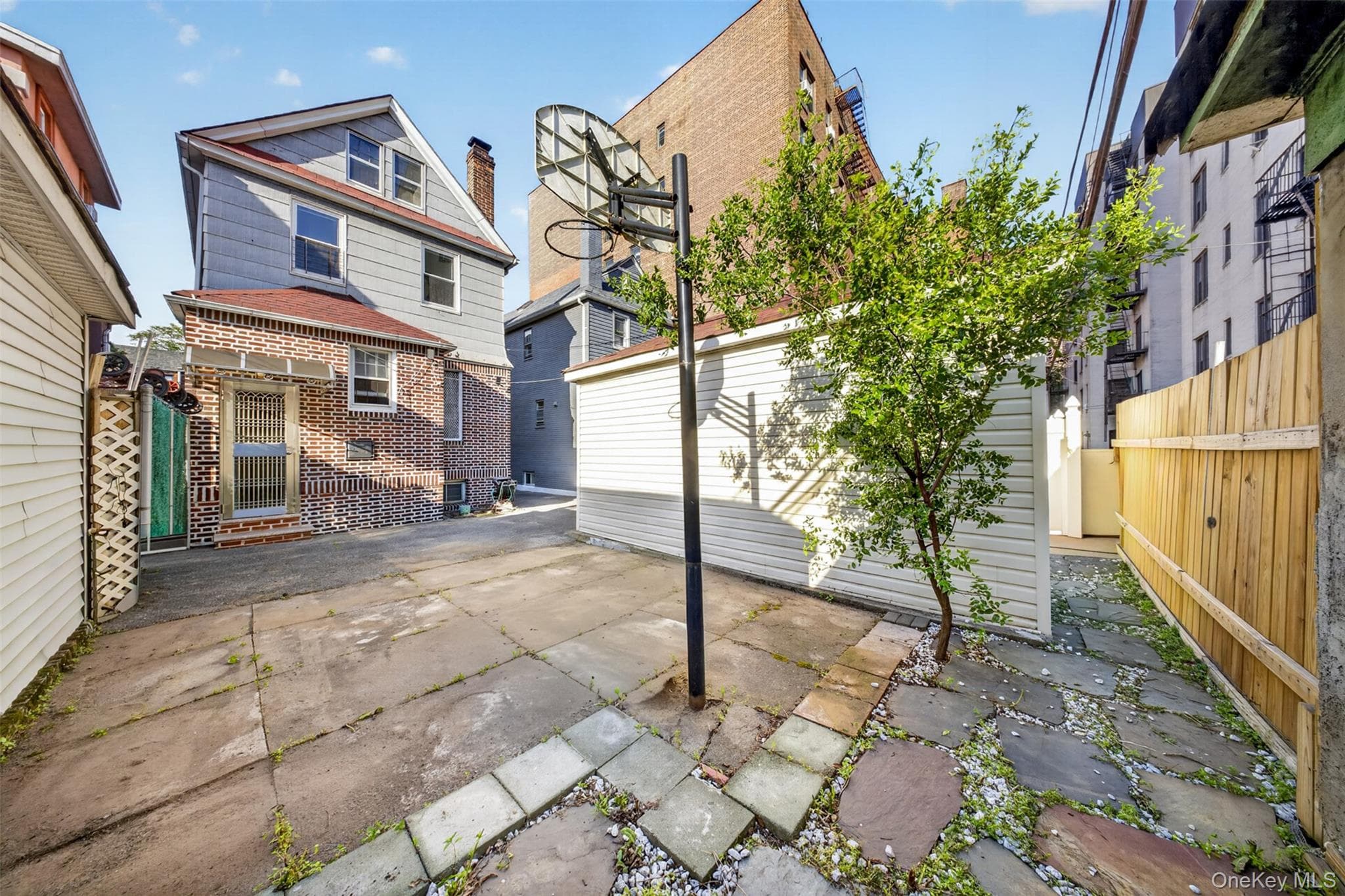 4084 Denman Street thumbnail 27