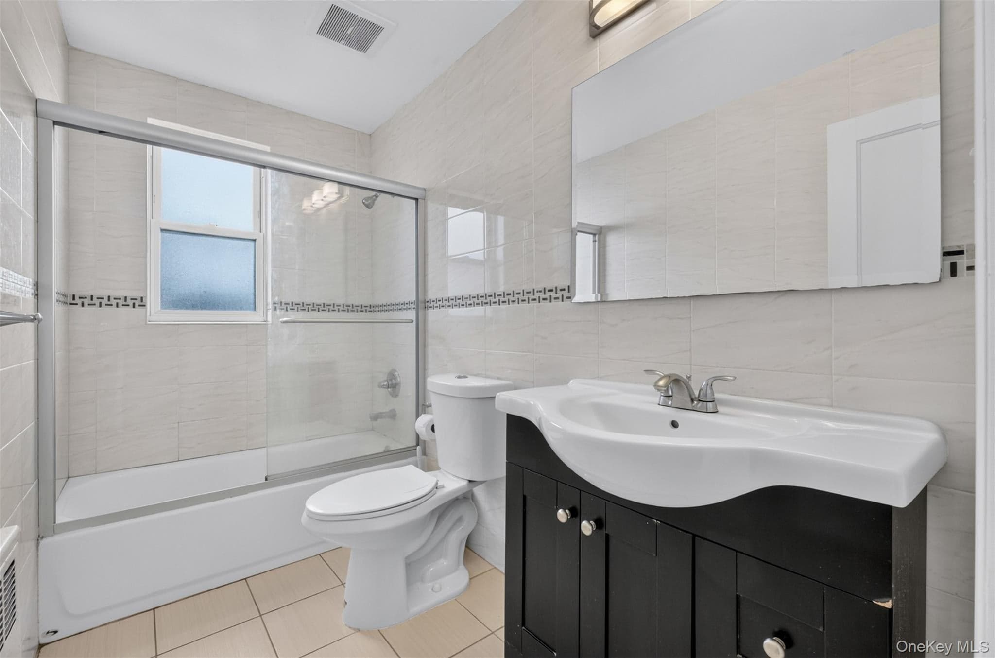 4084 Denman Street thumbnail 15