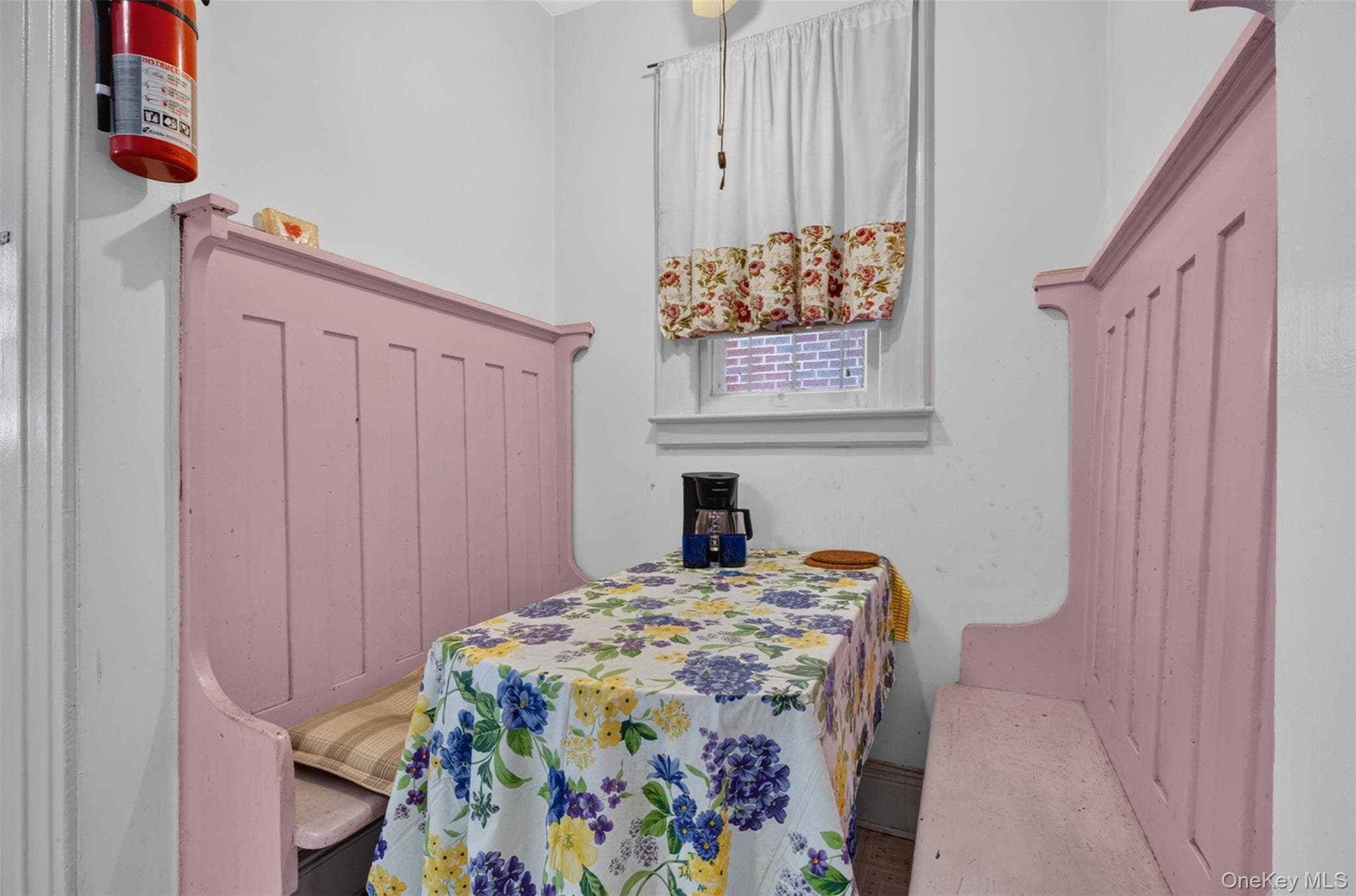 4084 Denman Street thumbnail 9
