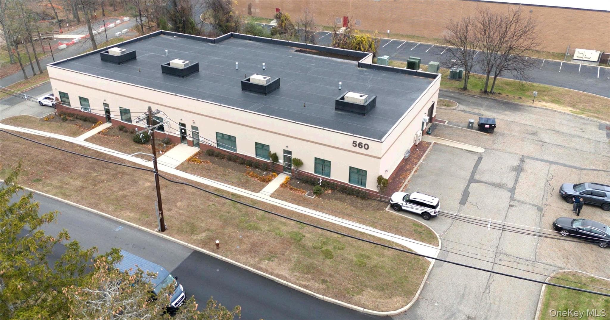 560 Bradley Hill Road thumbnail 2