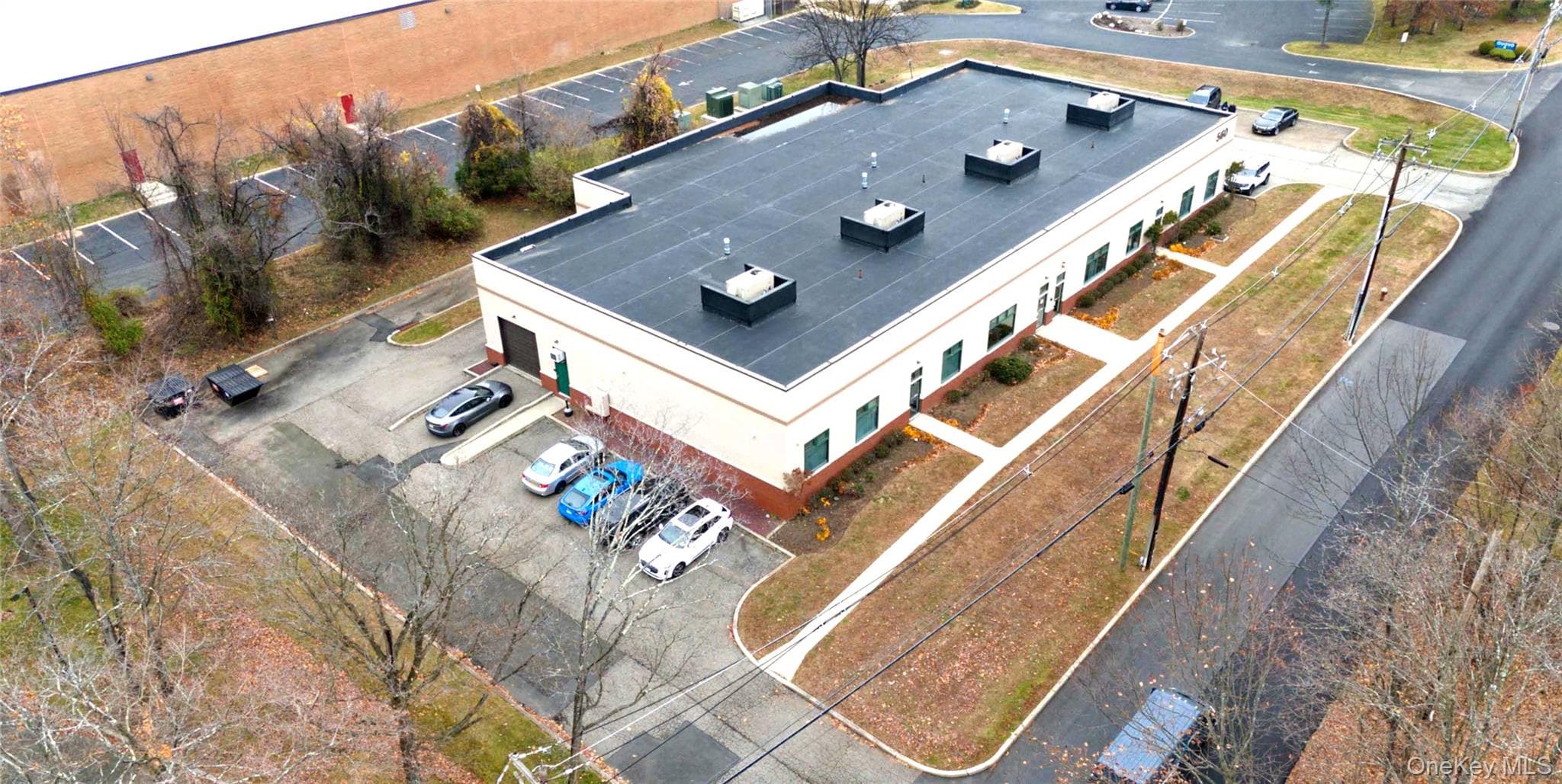 560 Bradley Hill Road thumbnail 3