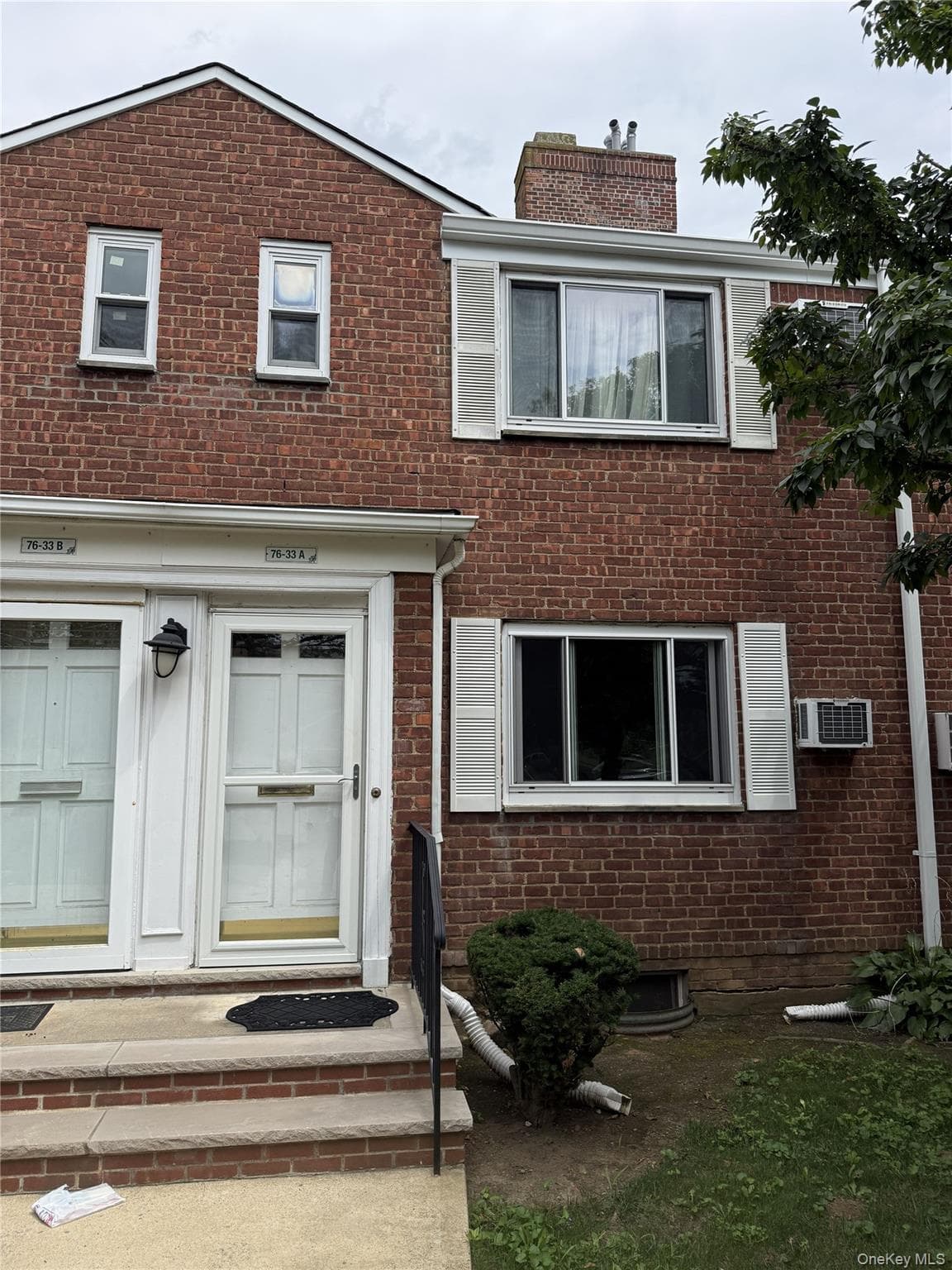 76-33 Commonwealth Boulevard Unit: A photo 1