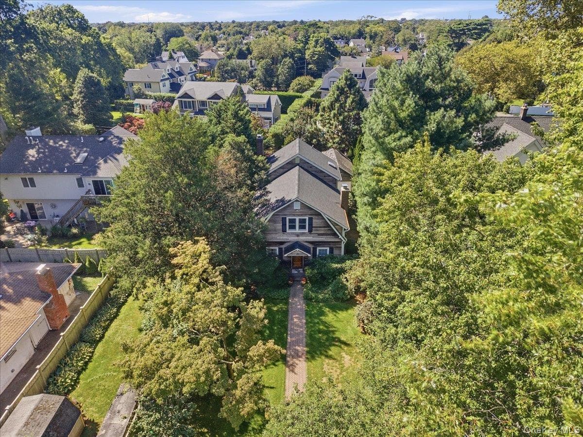 16 Stuart Avenue thumbnail 32
