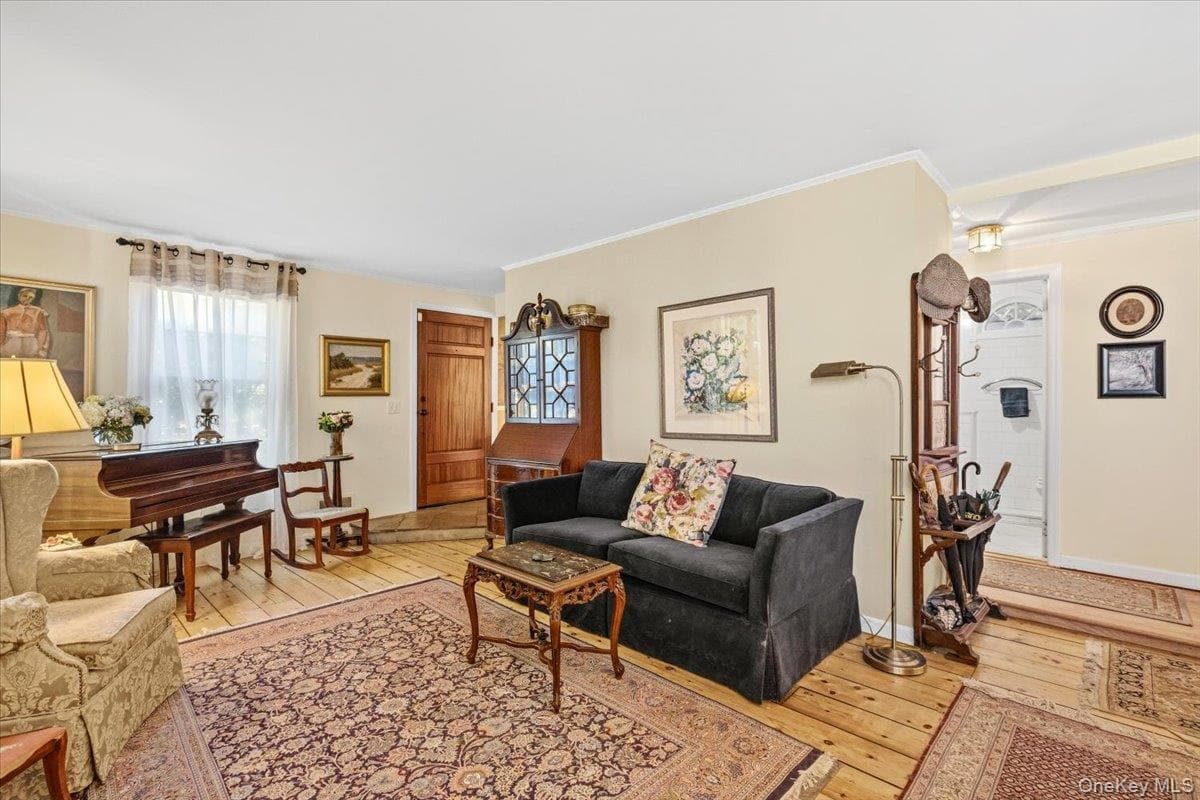 16 Stuart Avenue thumbnail 5