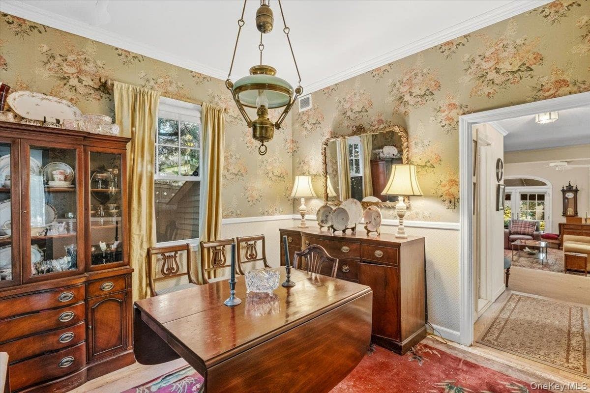 16 Stuart Avenue thumbnail 15