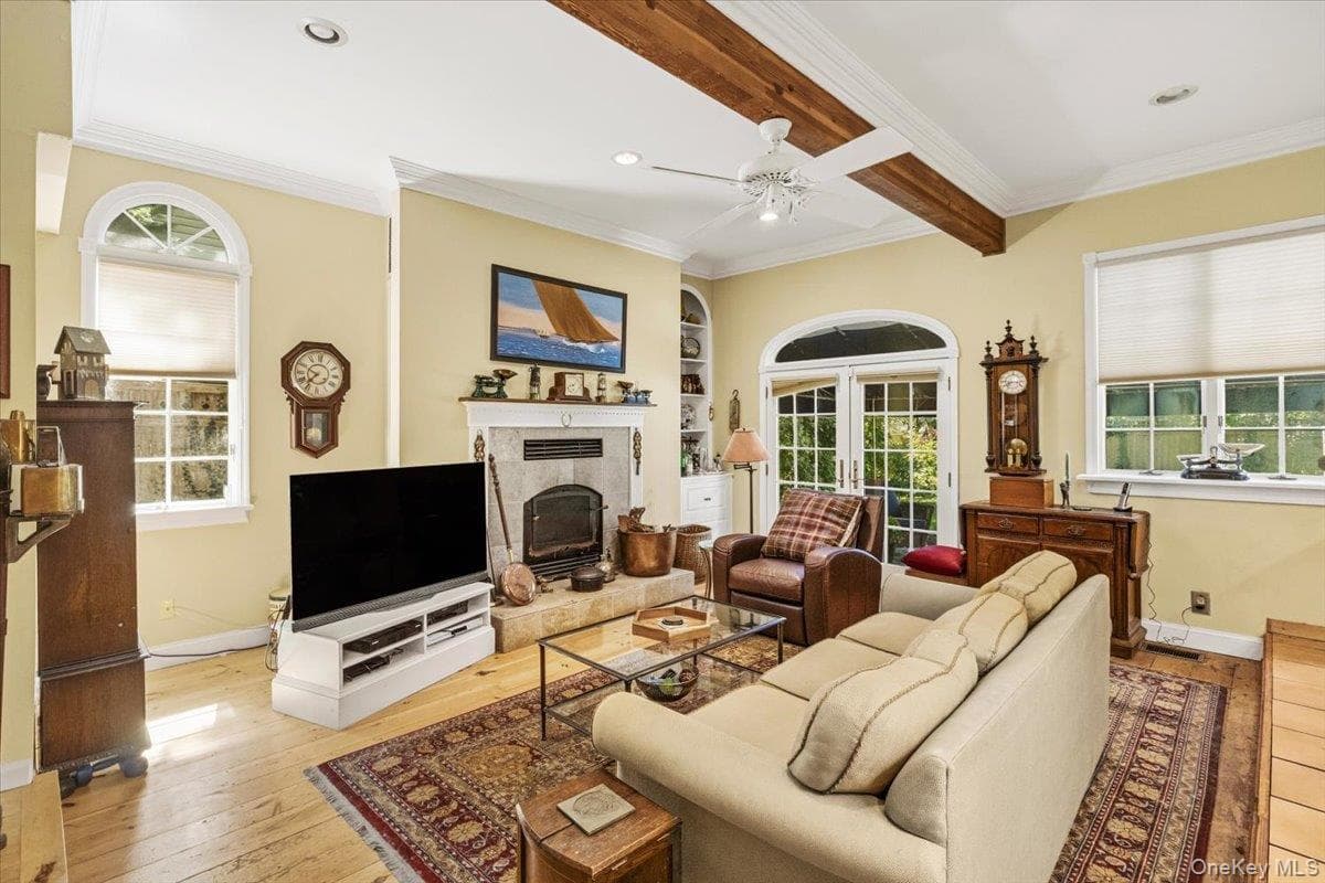 16 Stuart Avenue thumbnail 10