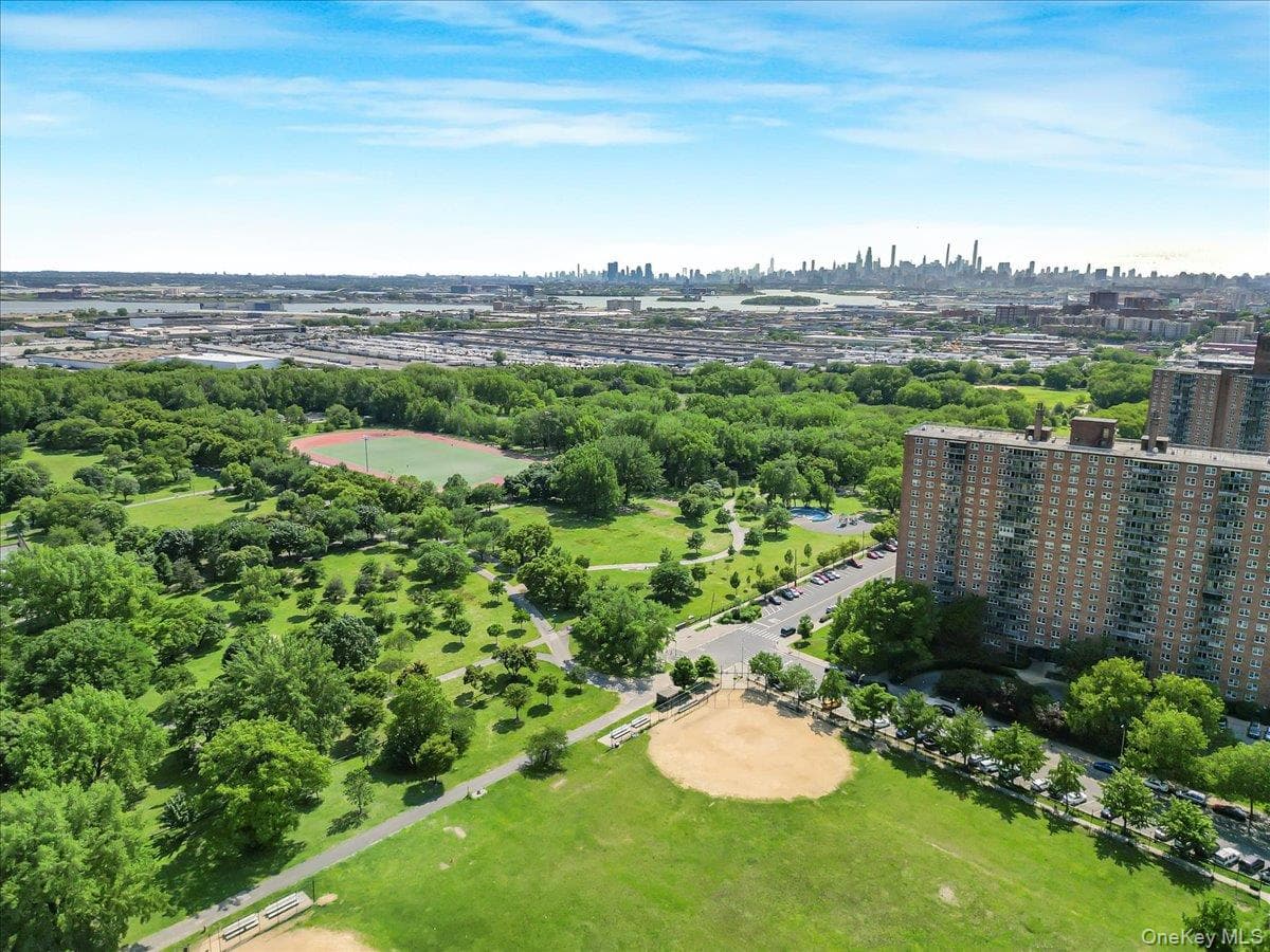825 Morrison Avenue Unit: 16A thumbnail 23