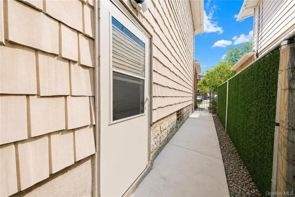 2675 E 27th Street thumbnail 20