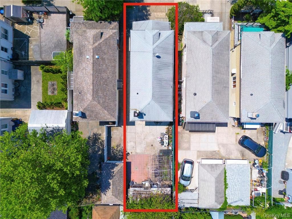 2675 E 27th Street thumbnail 22