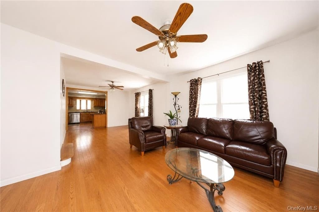 2675 E 27th Street thumbnail 7