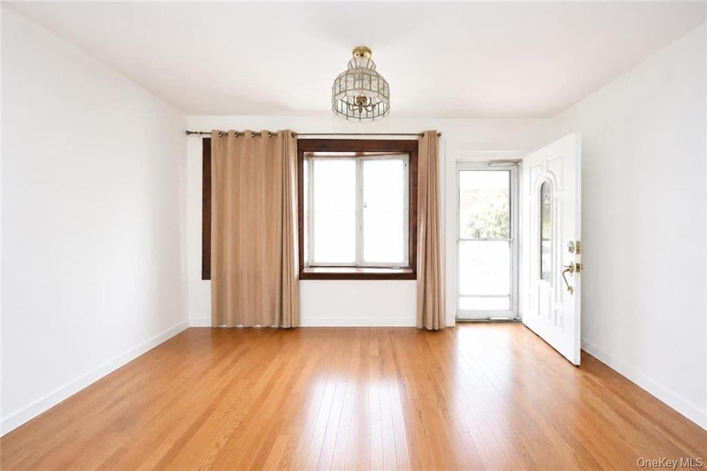 2675 E 27th Street thumbnail 10