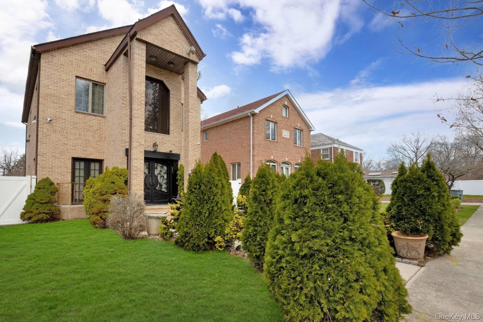 186-31 Radnor Road photo 1
