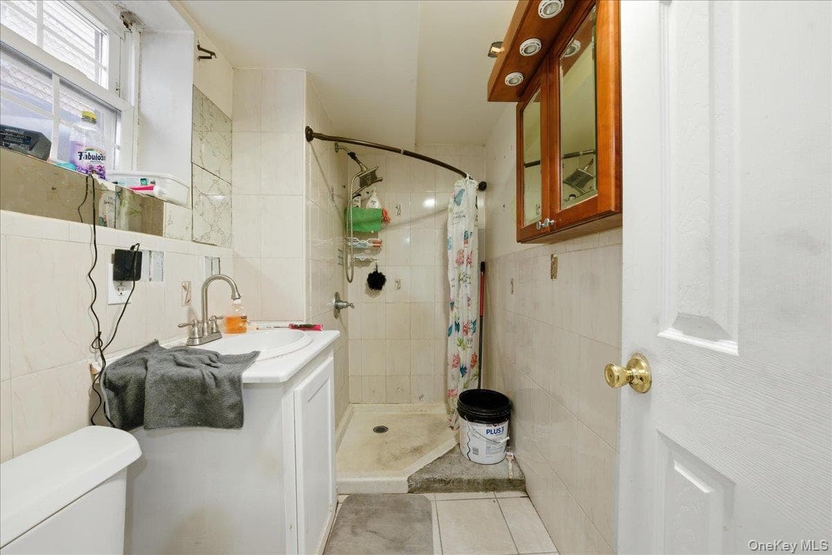 3544 -3546 Laconia Avenue thumbnail 18