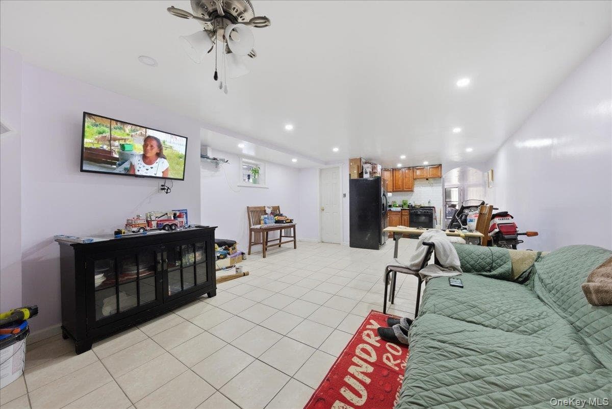 3544 -3546 Laconia Avenue thumbnail 17