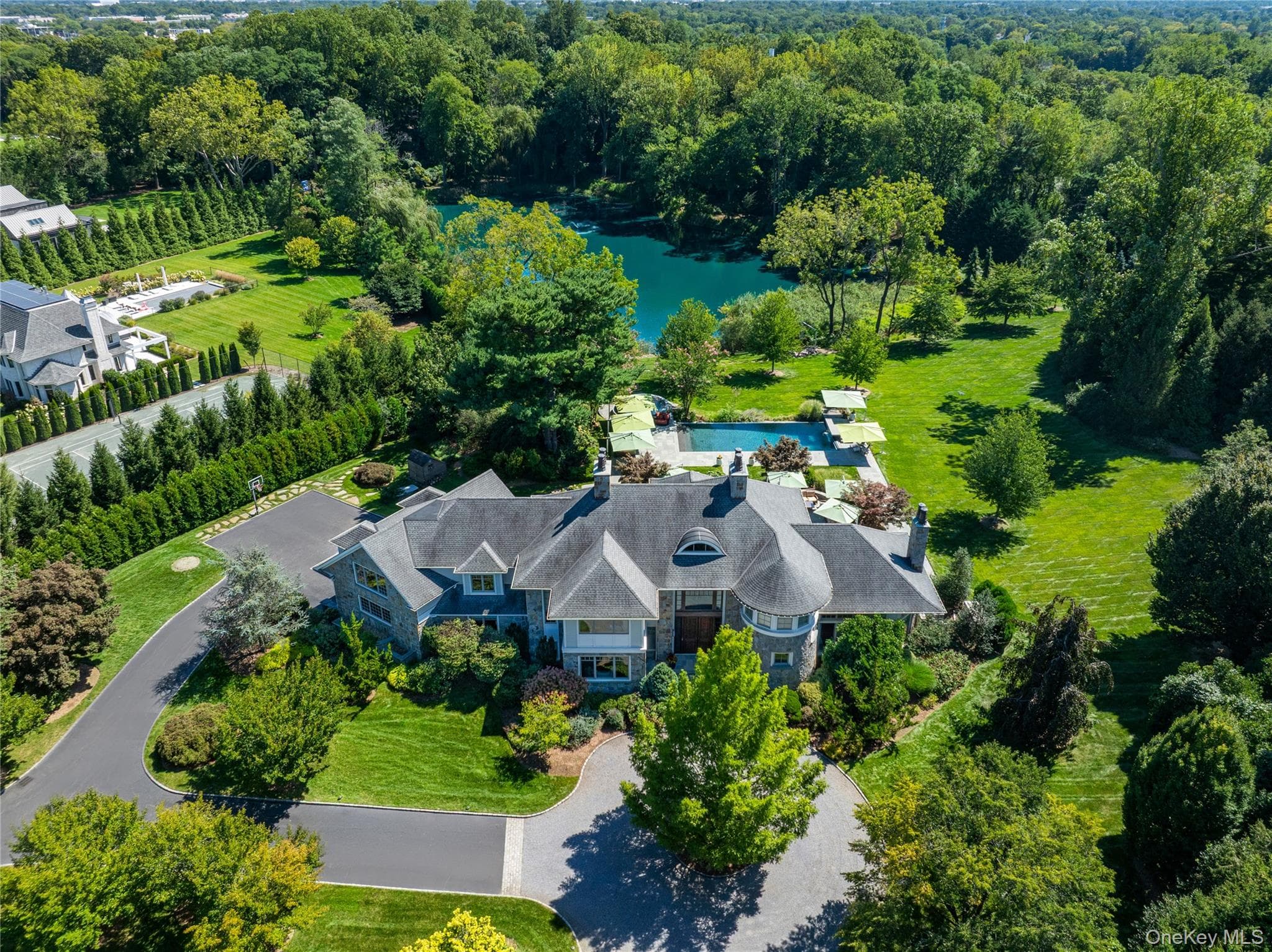 1 Hidden Pond Drive, Old Westbury