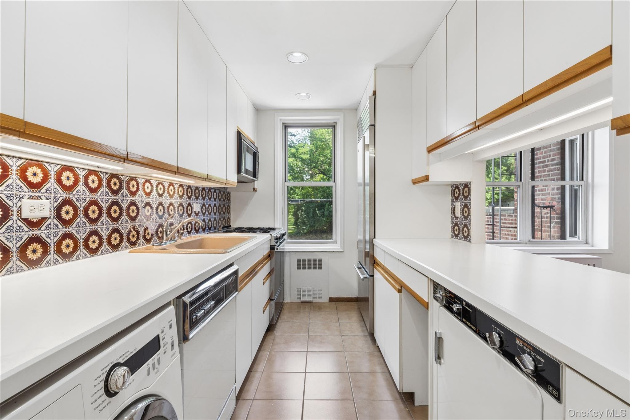 5601 Riverdale Avenue Unit: 2E thumbnail 9